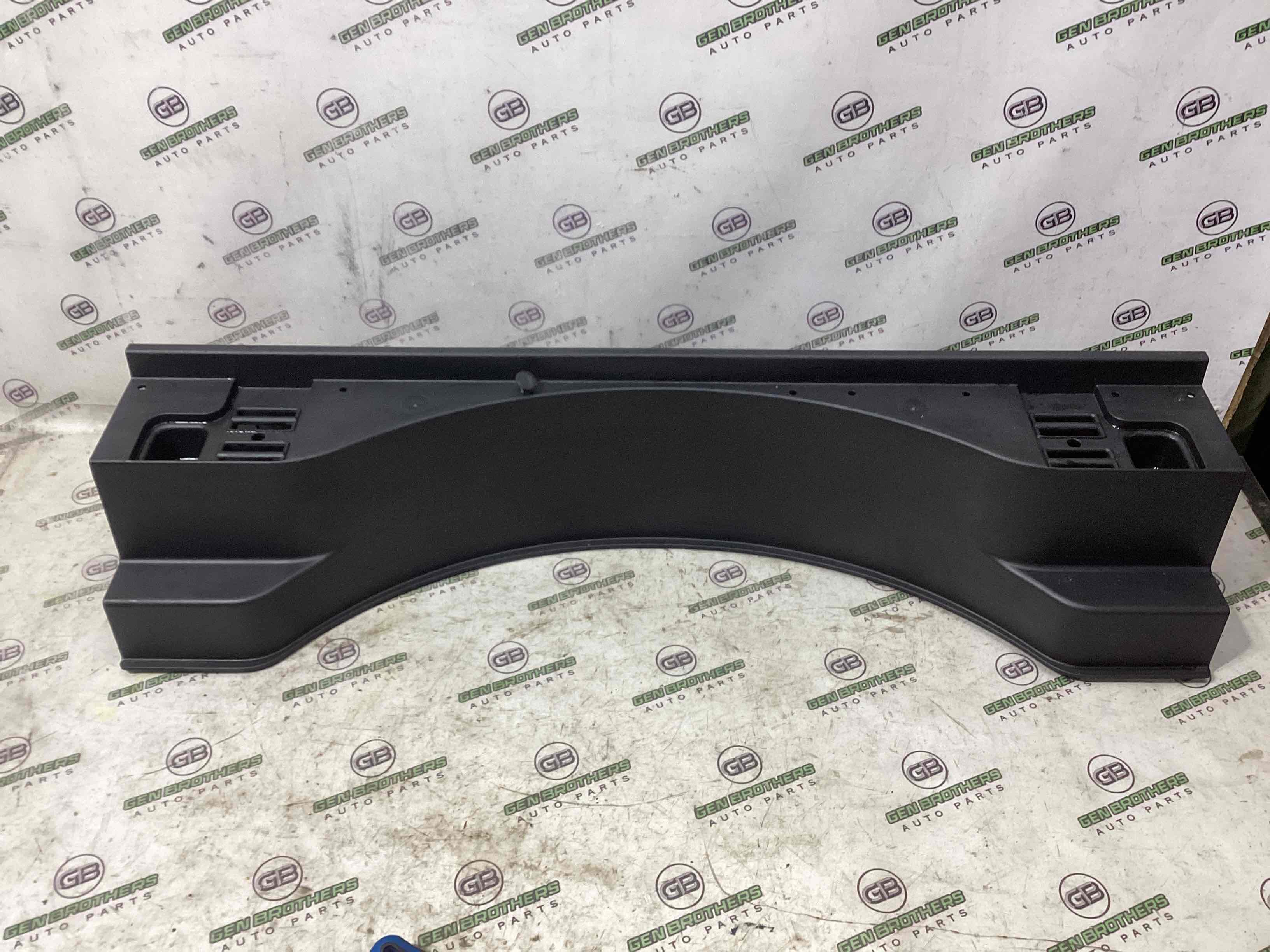 Елементи оздоблення багажника