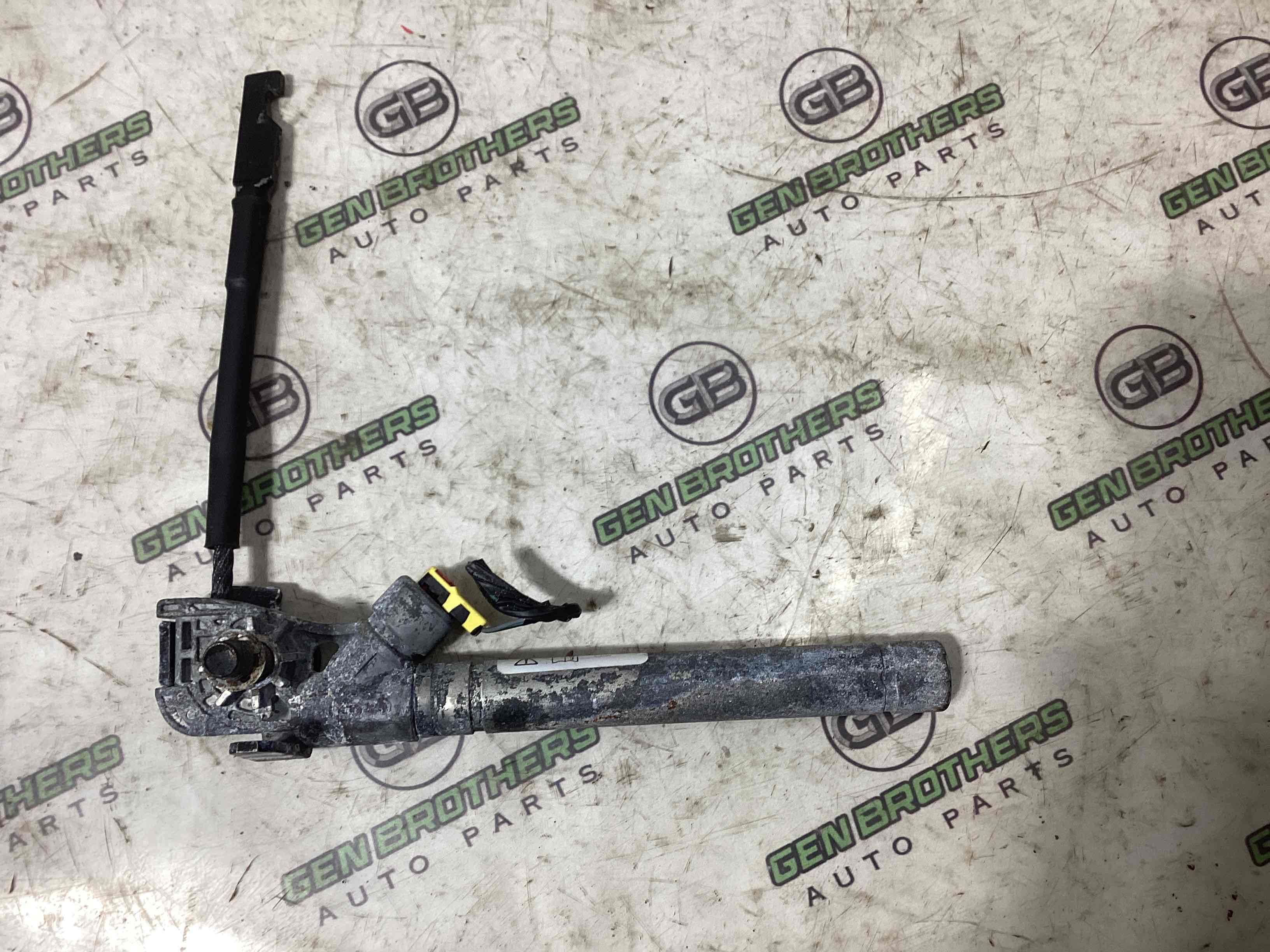 Піропатрон ременя безпеки