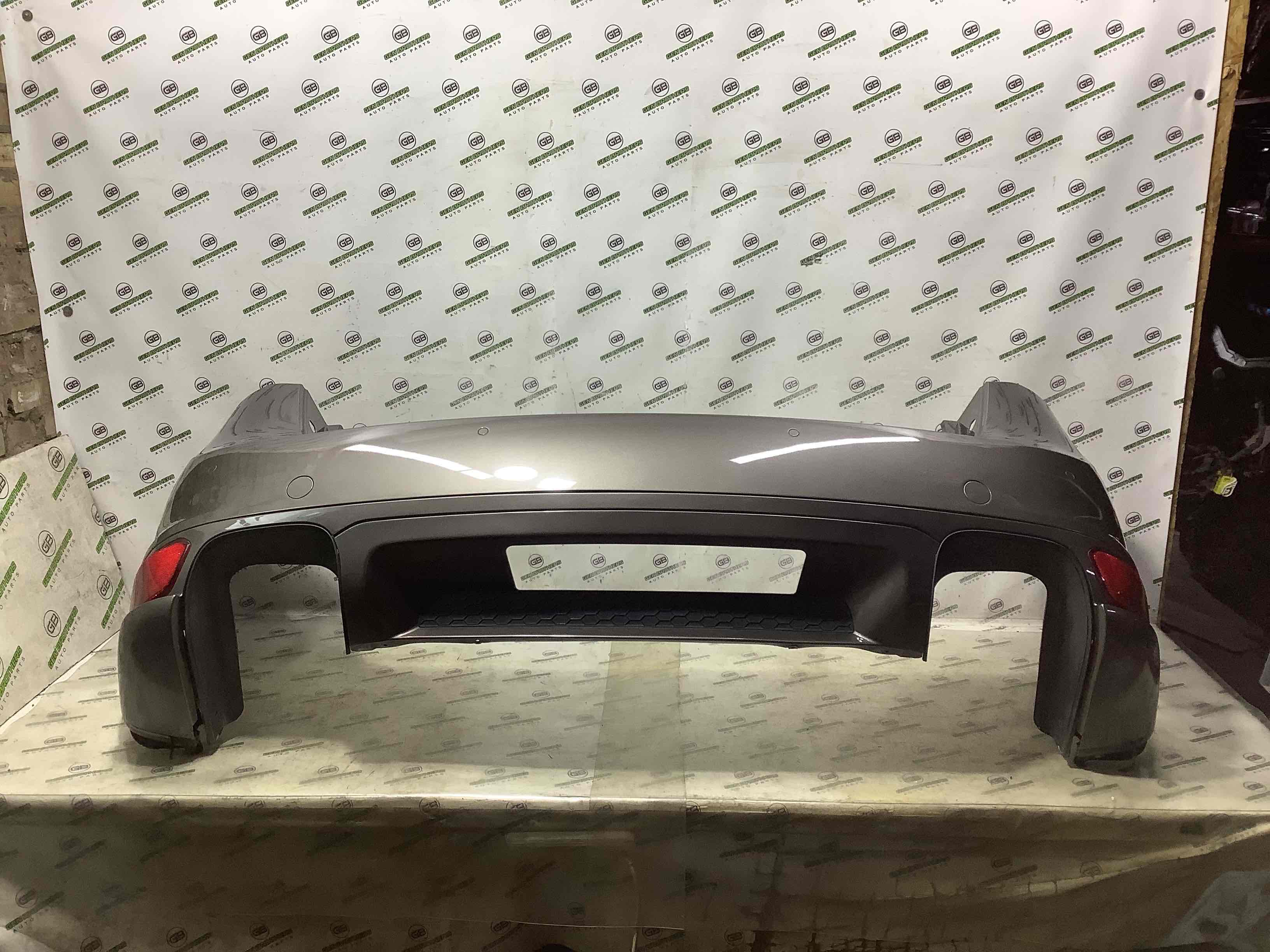 Бампер задній