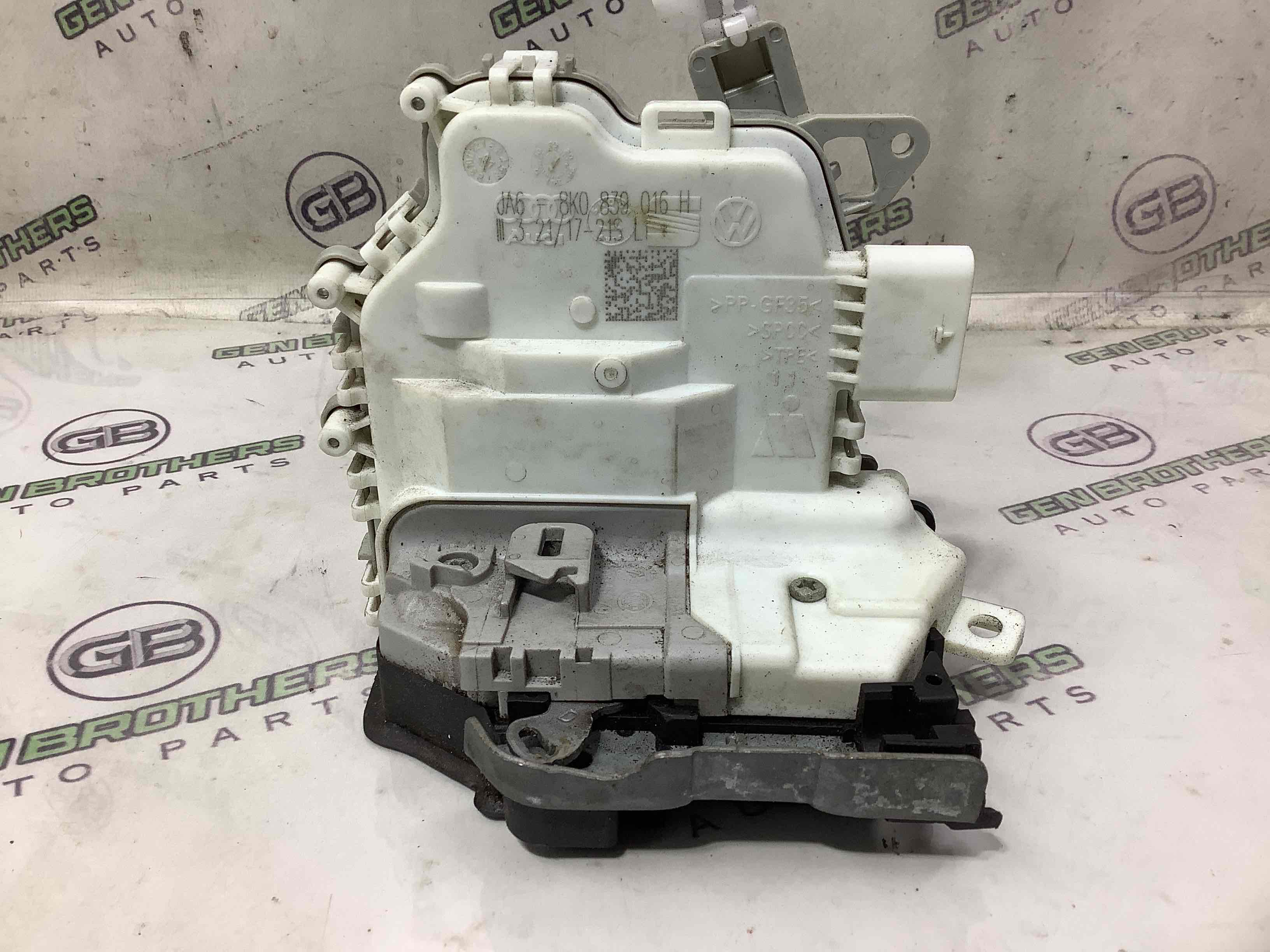 Замок дверей задньої правої