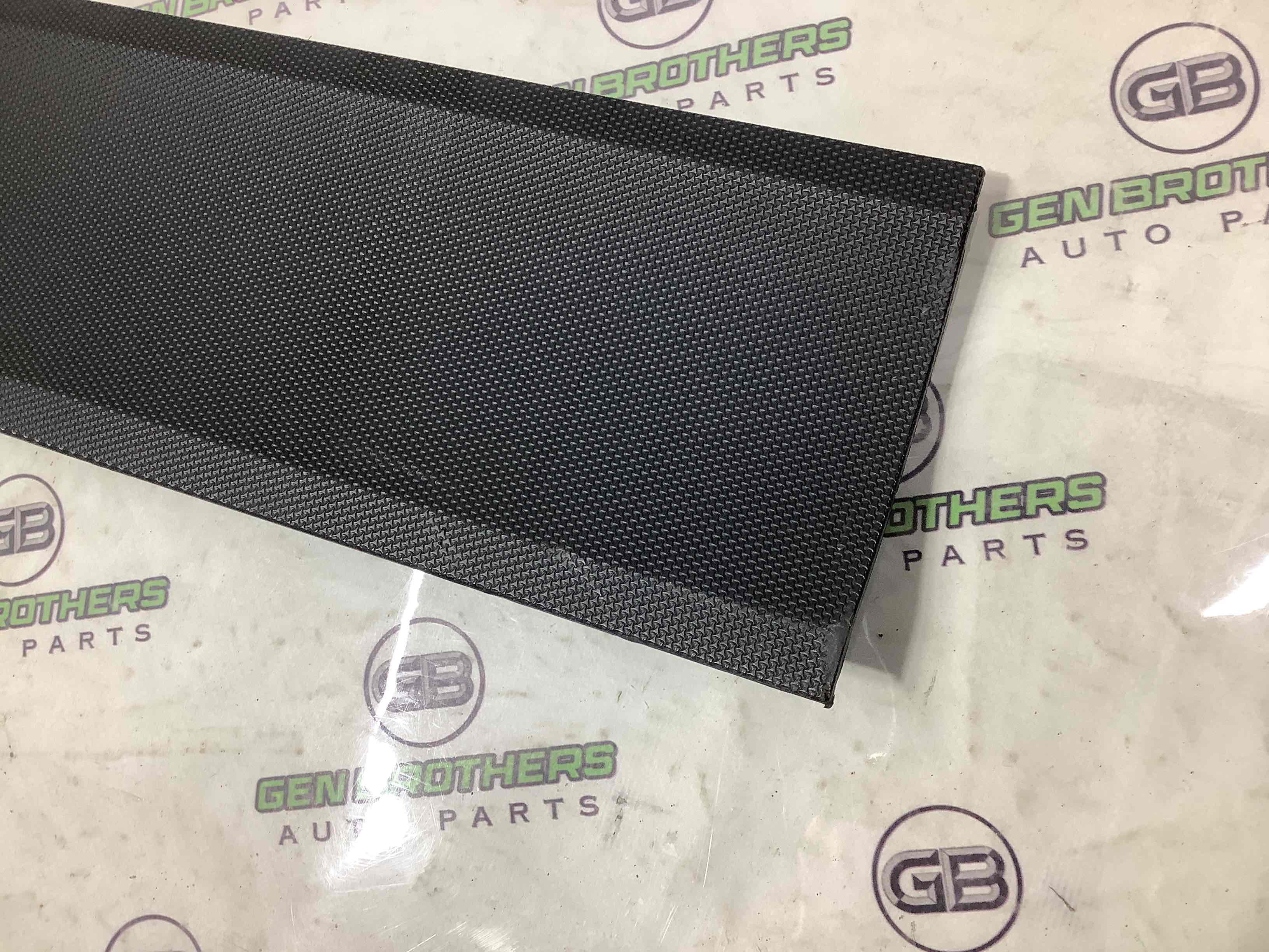 Молдинг двері задньої правої