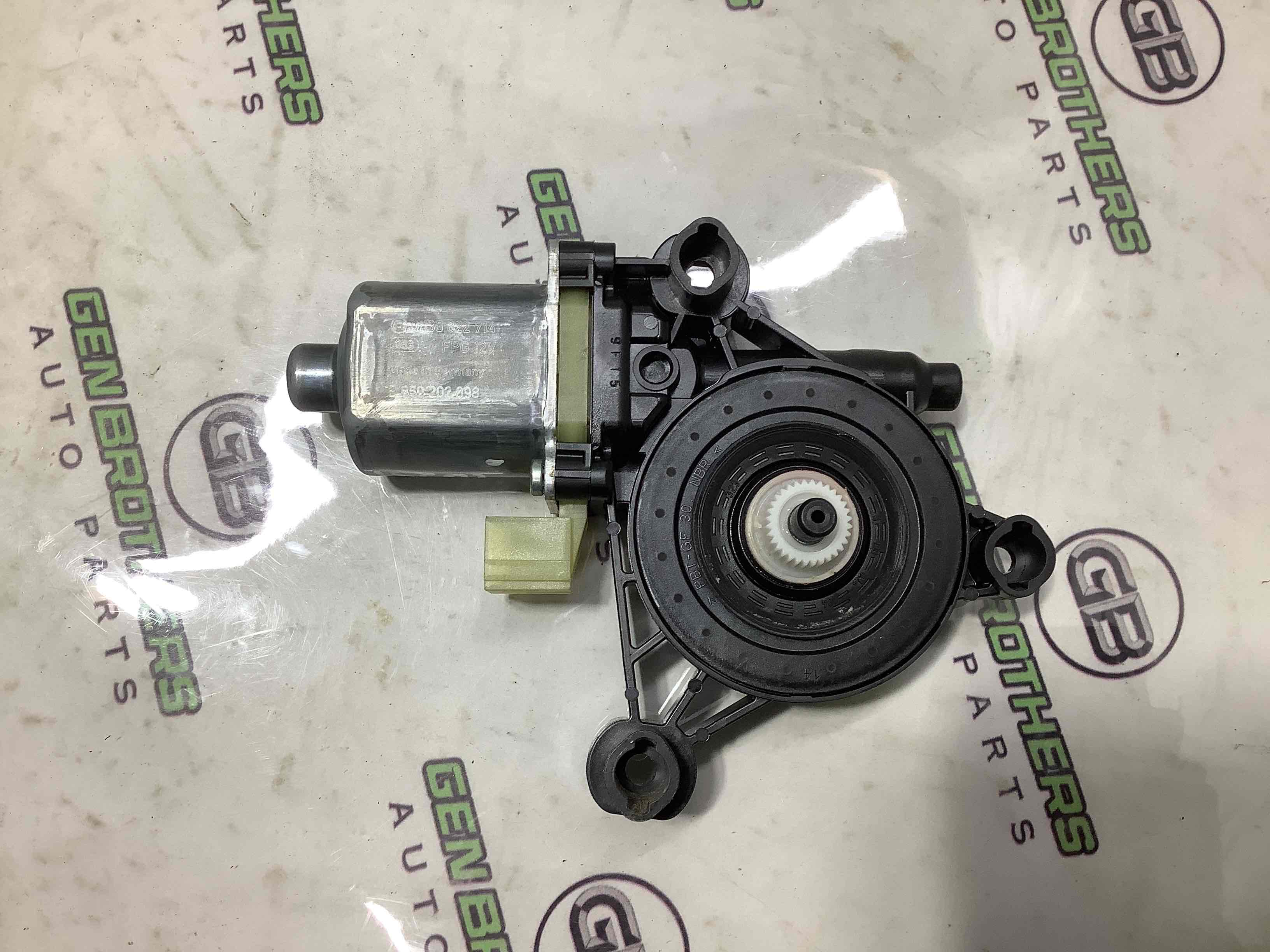 Моторчик склопідйомника