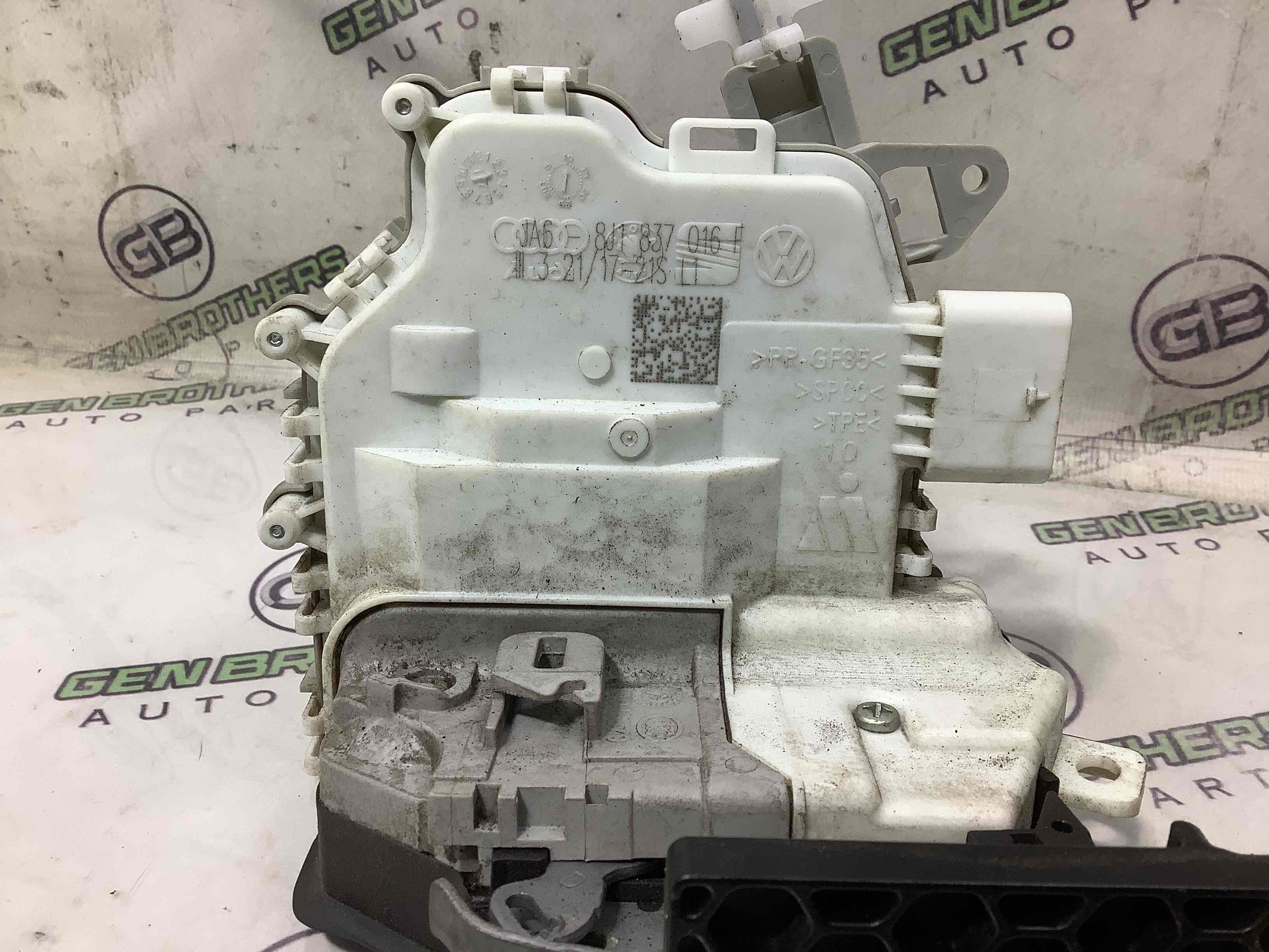 Замок дверей передньої правої