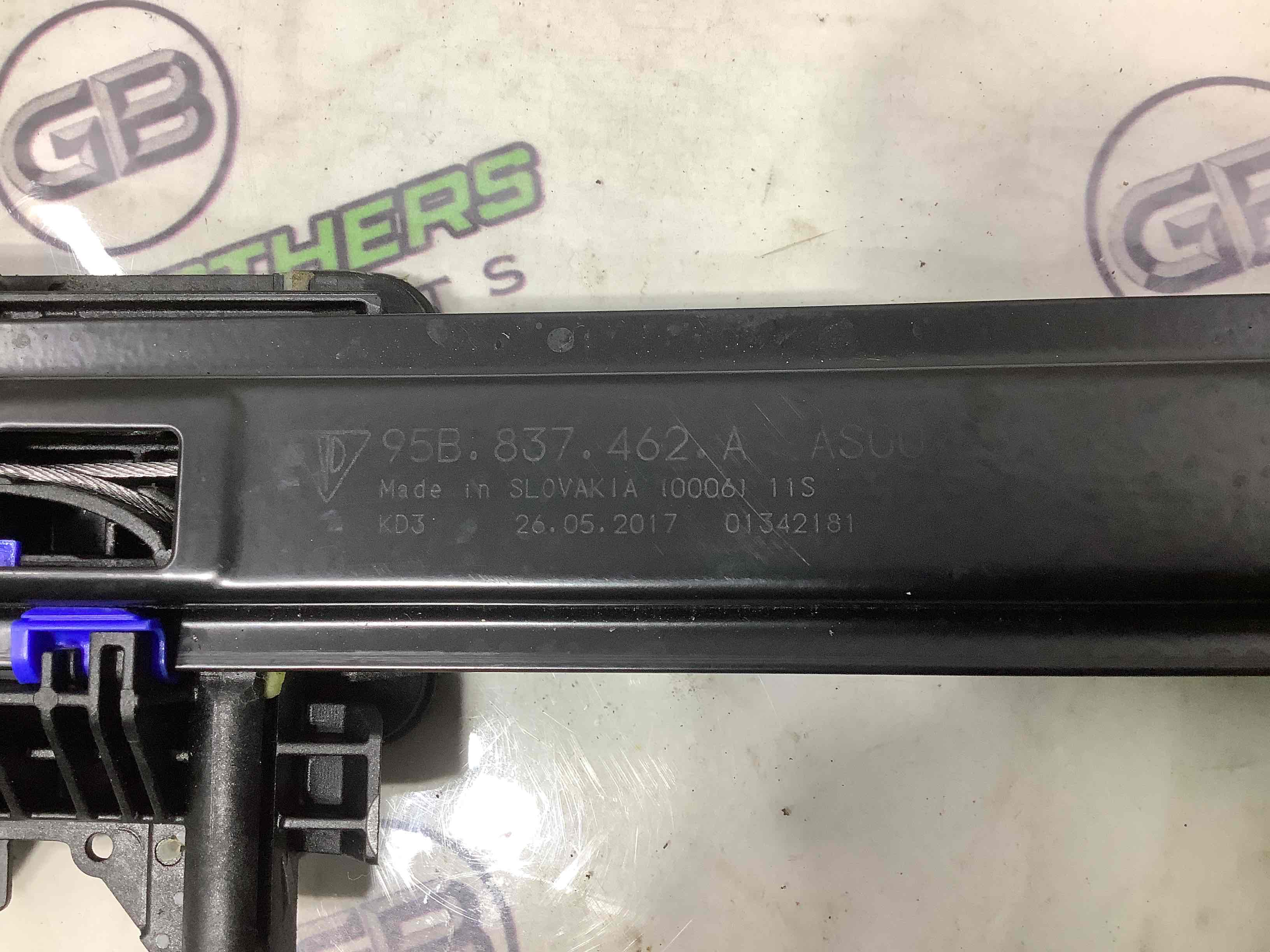 Склопідйомник передній правий