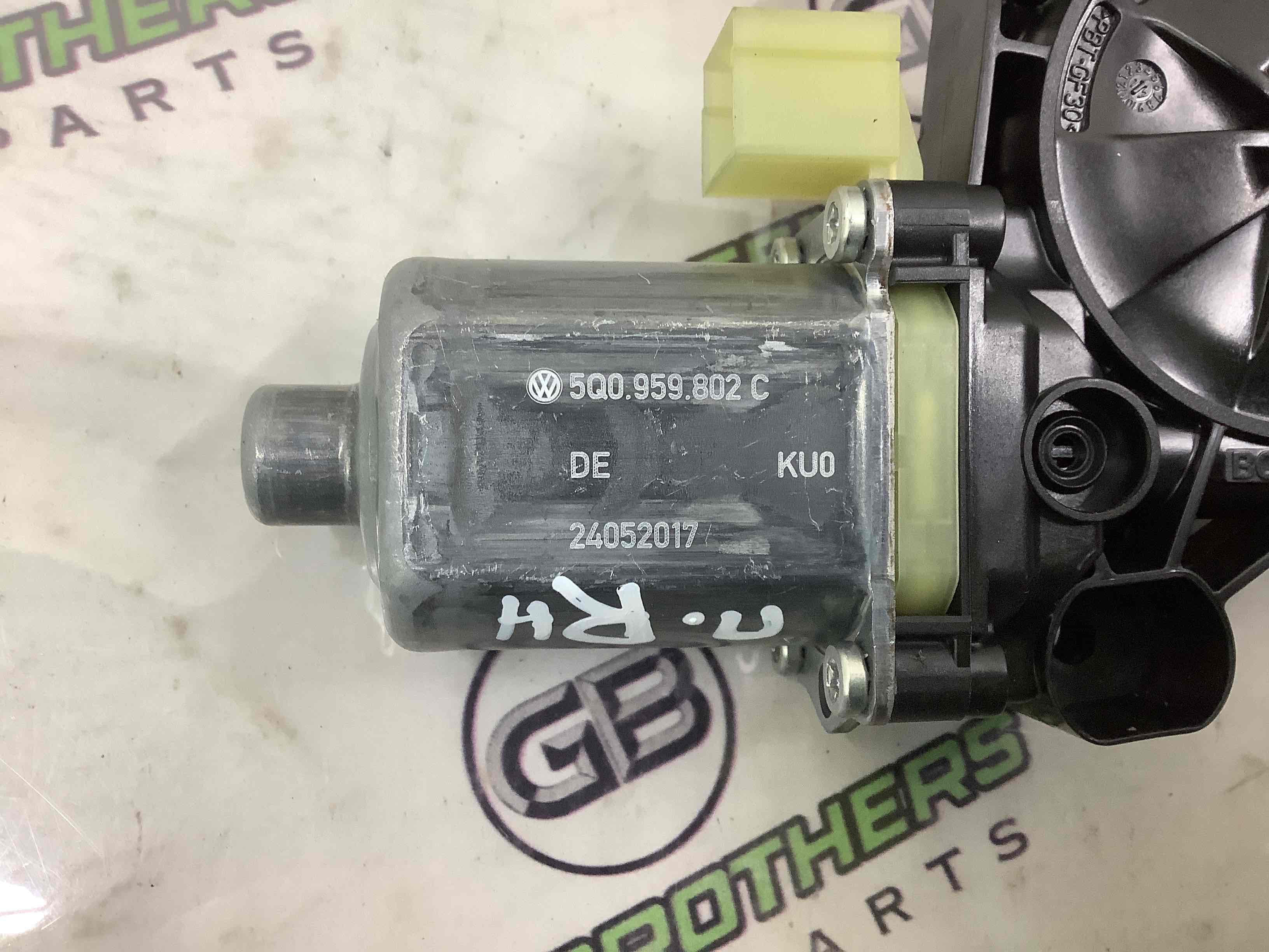 Моторчик склопідйомника