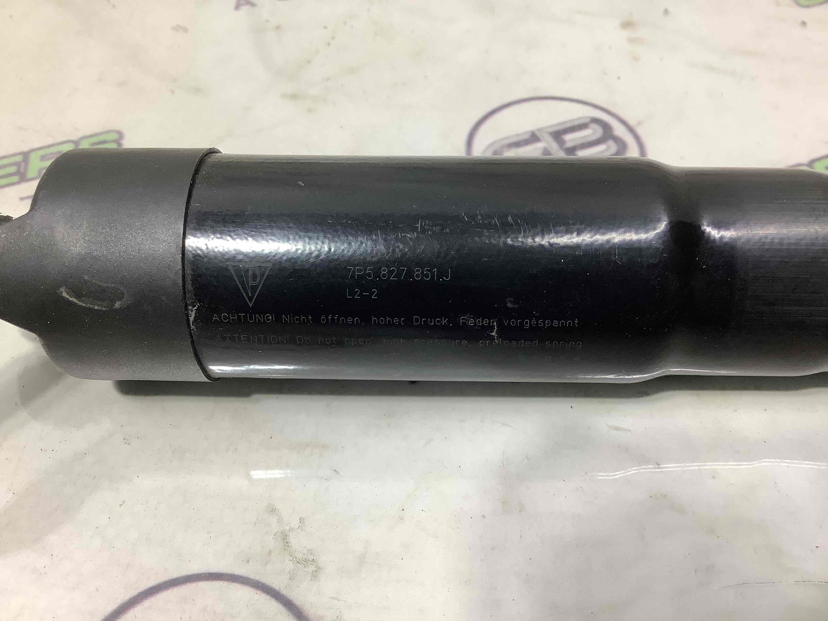 Амортизатор кришки двері багажника