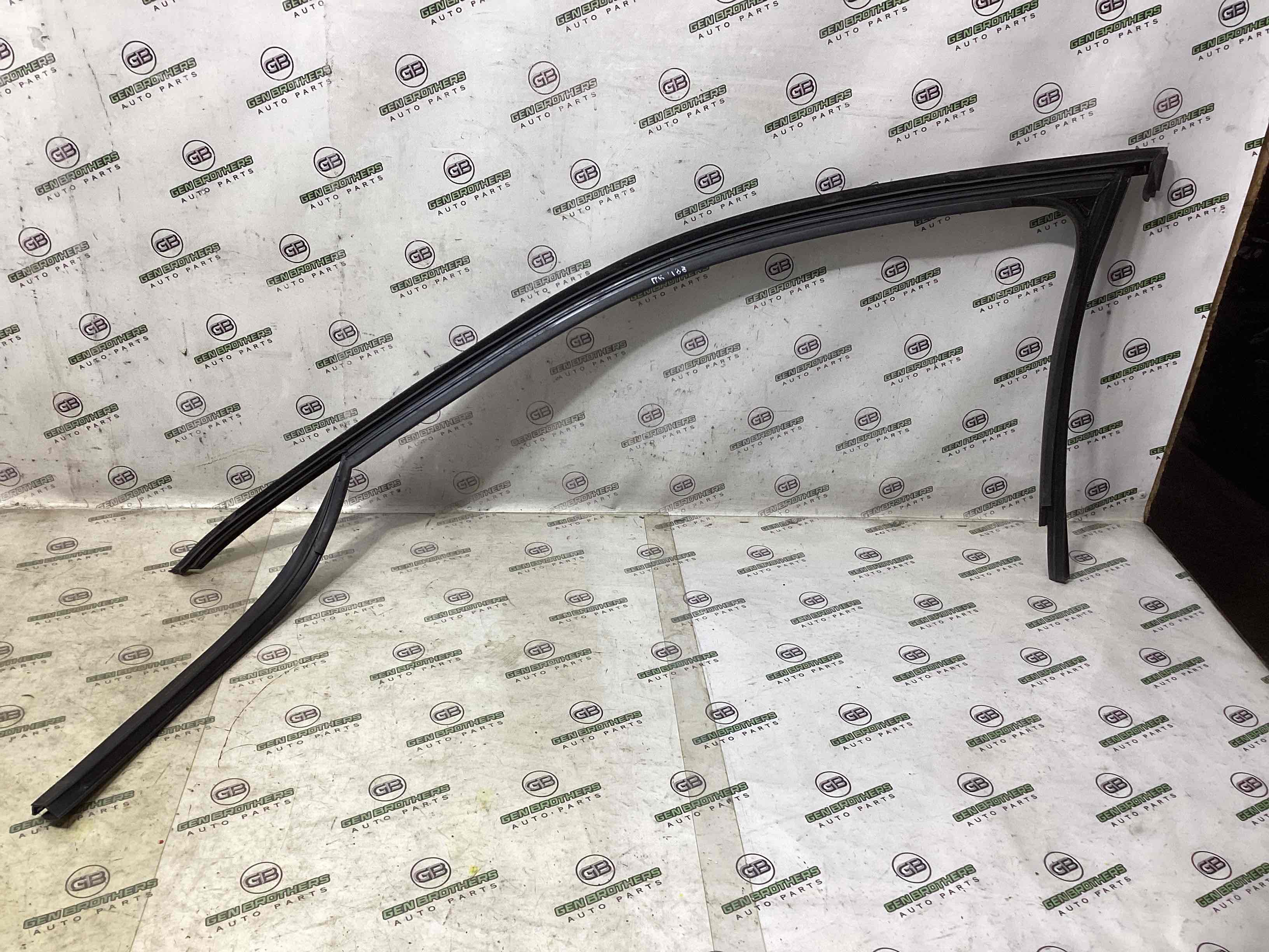 Уплотнитель стекла, двери