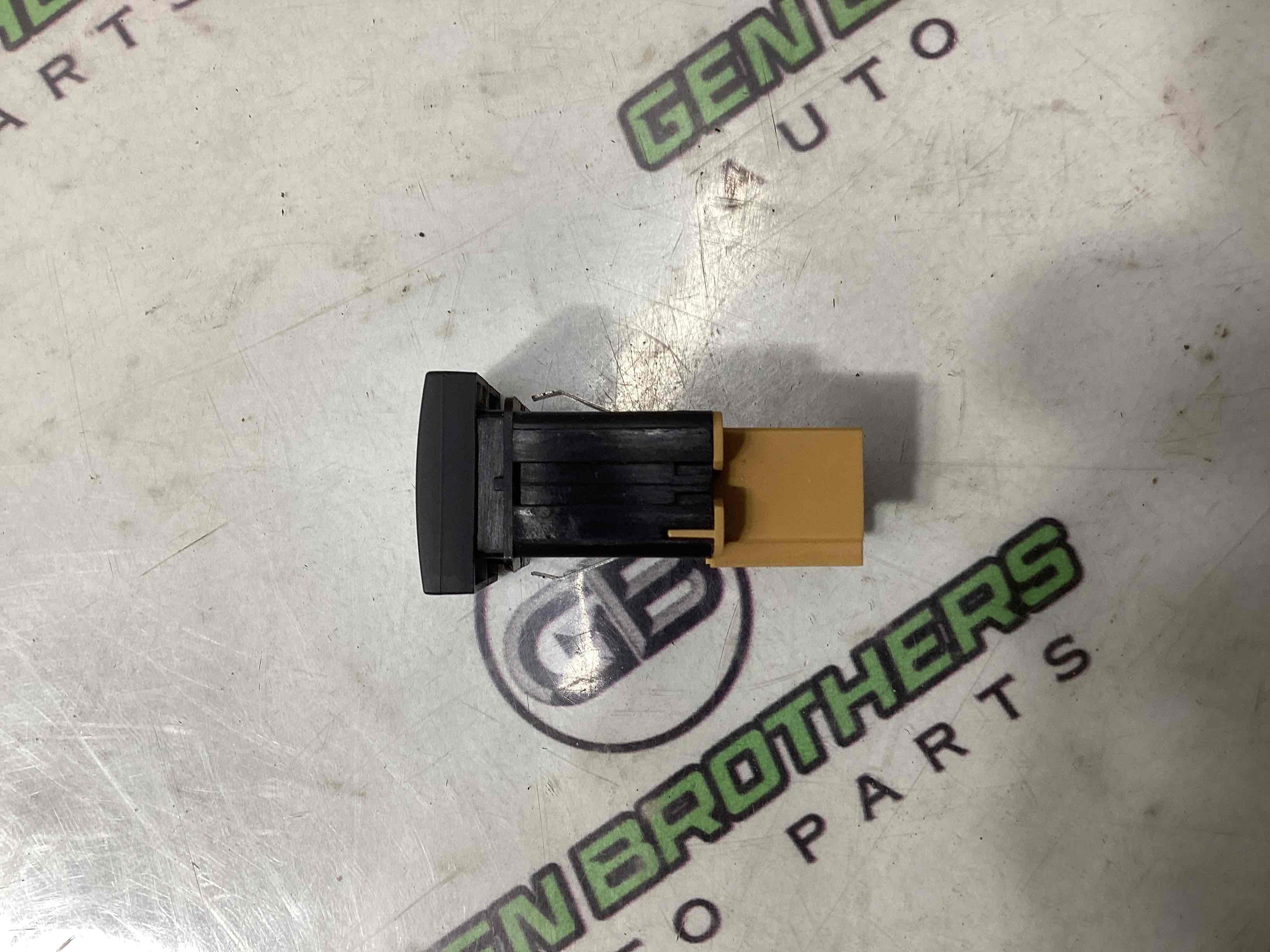 Кнопка центрального замка