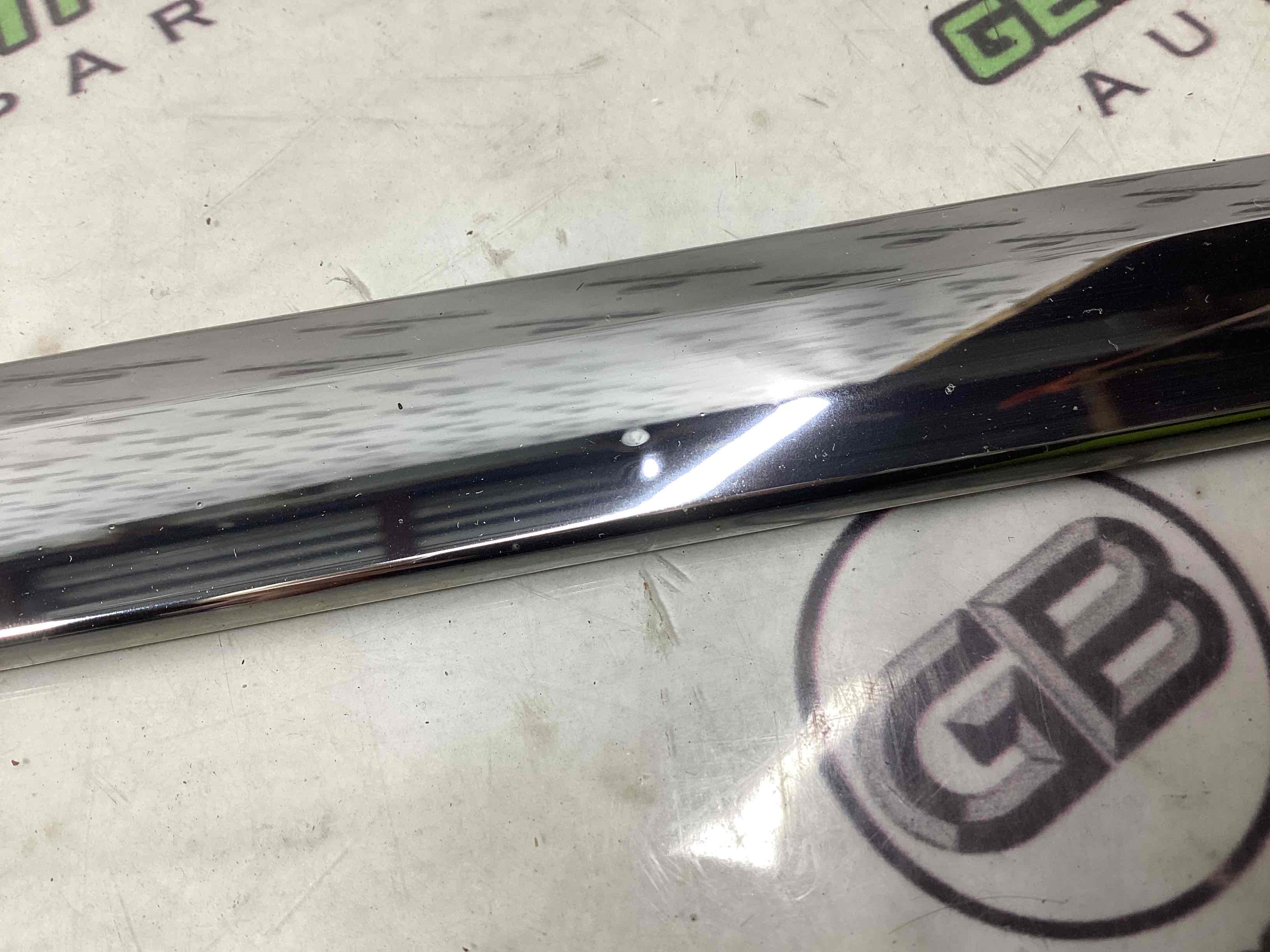 Молдинг двери задней правой