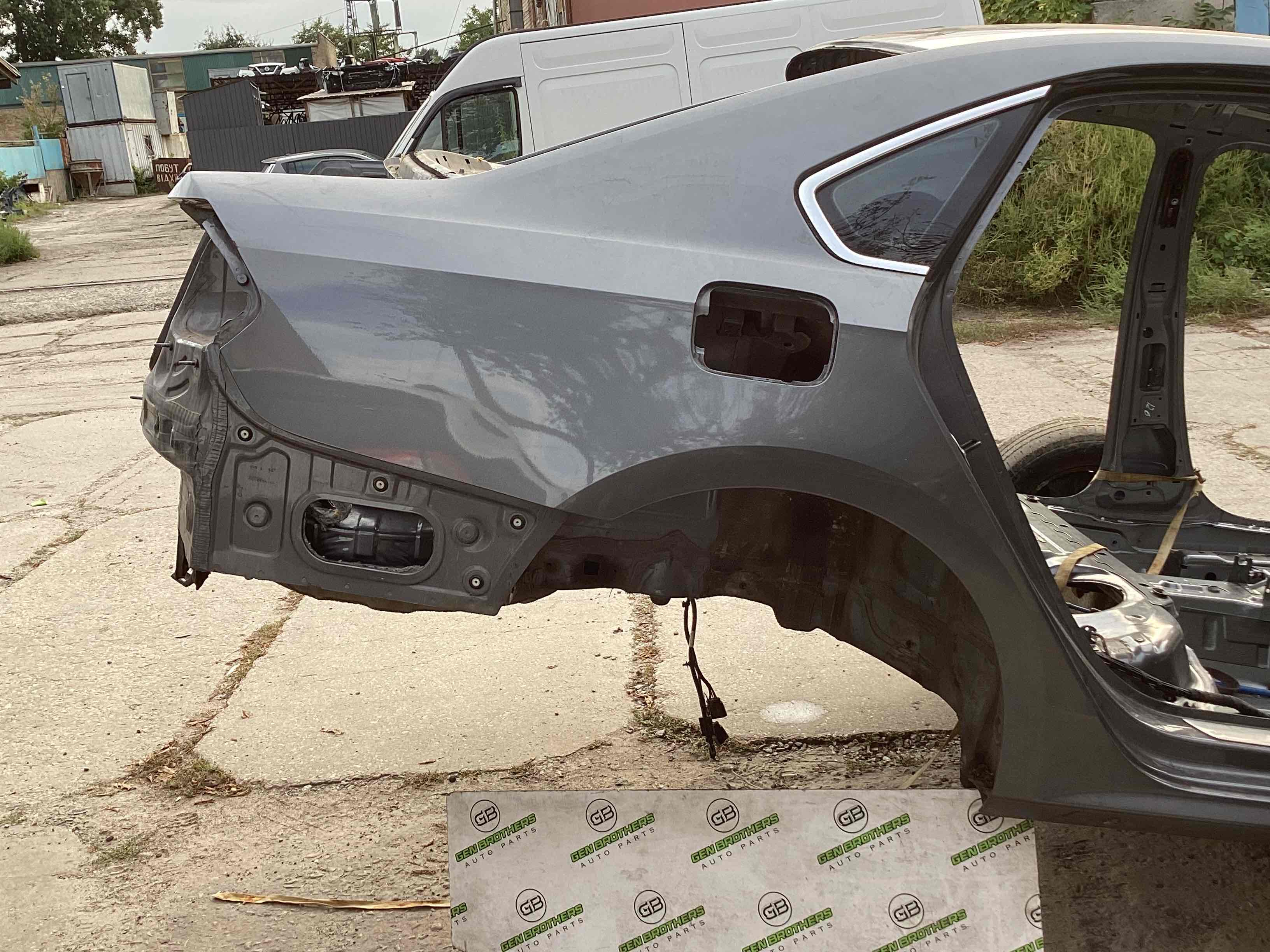 Четверть задняя правая