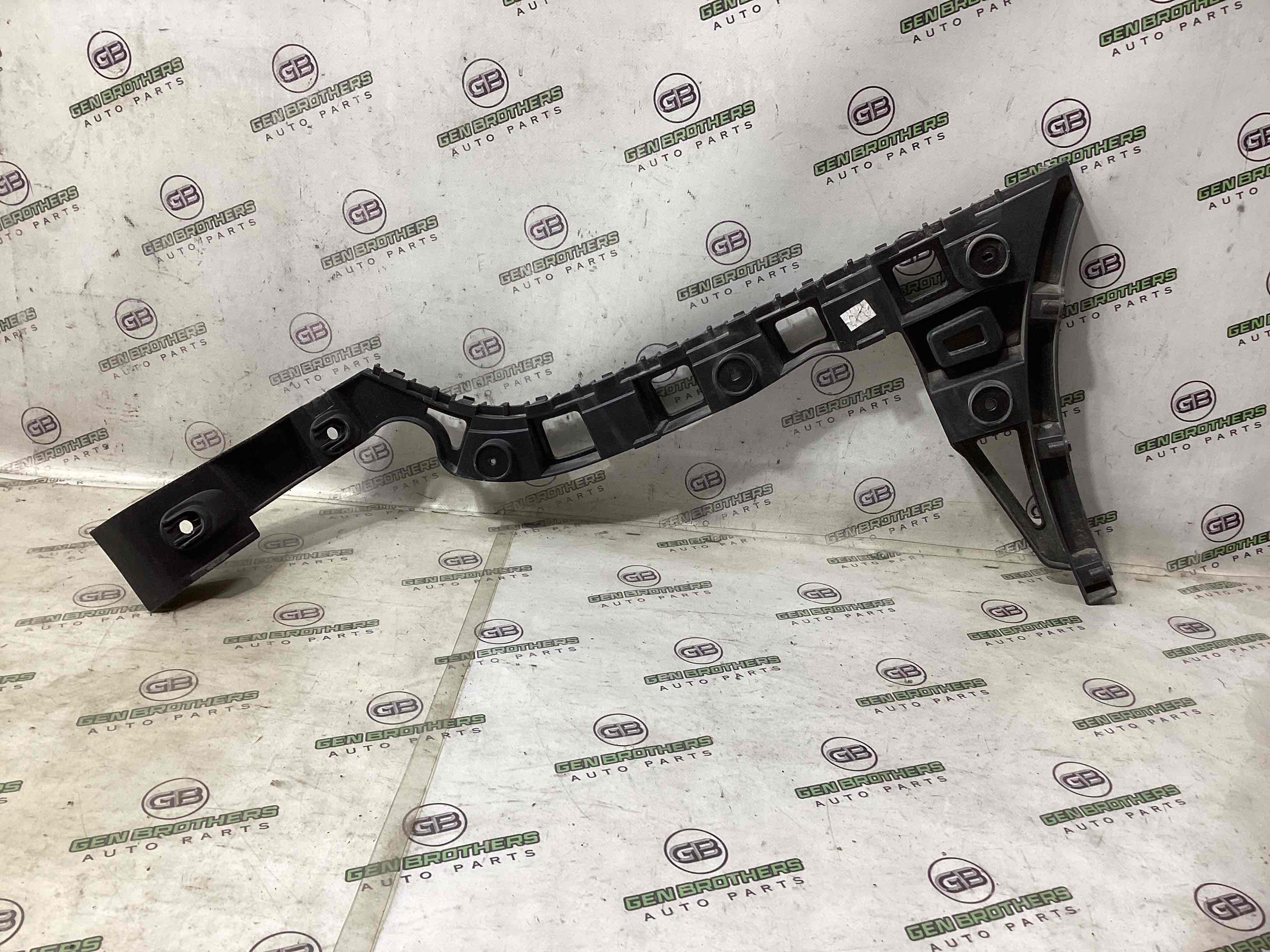 Крепление заднего бампера левое