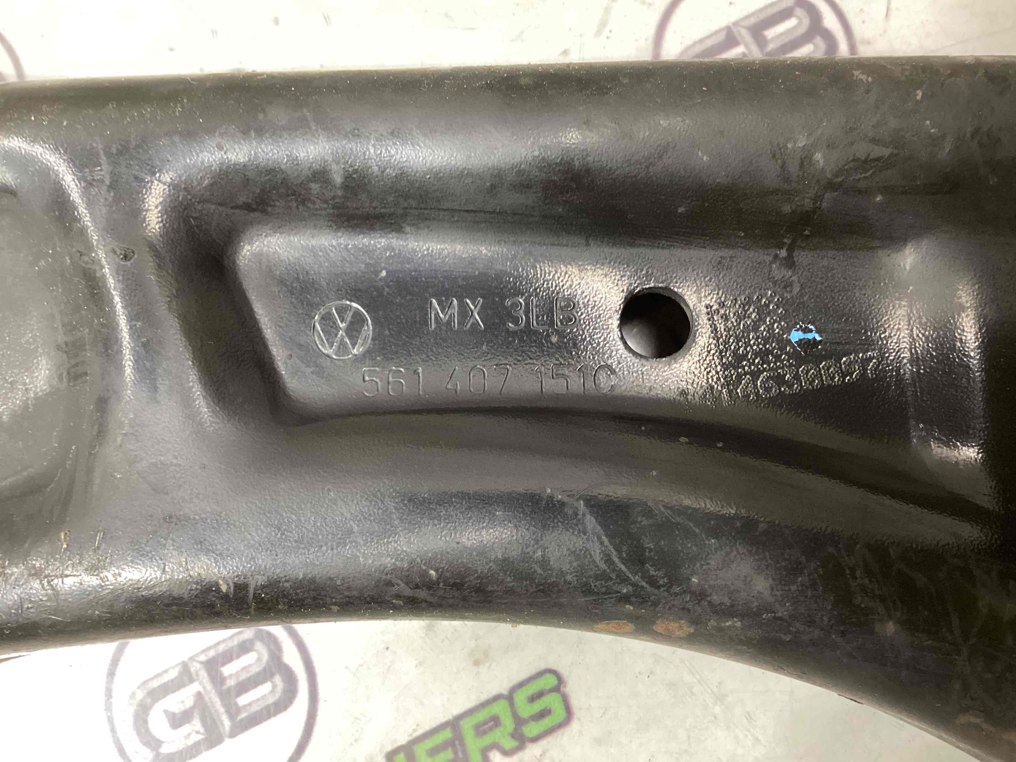 Рычаг передний левый