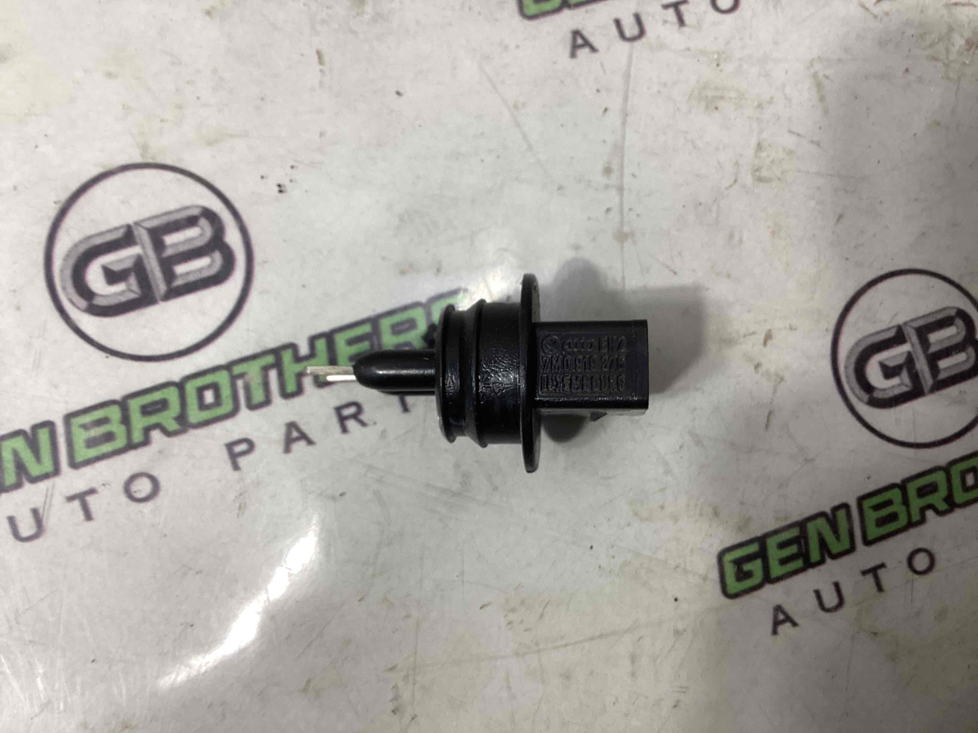 Датчик уровня бачка омывателя