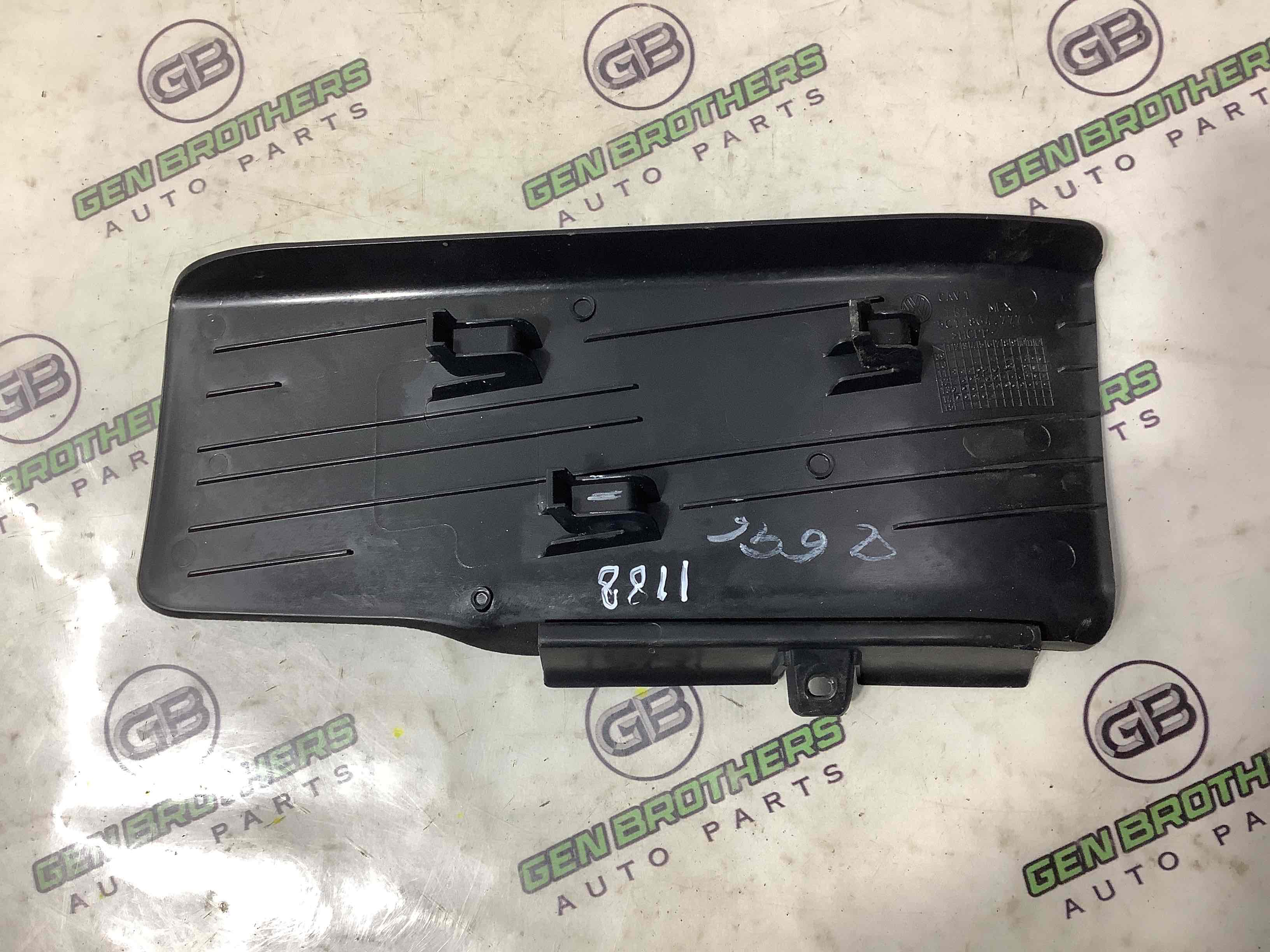 Пластиковые элементы салона