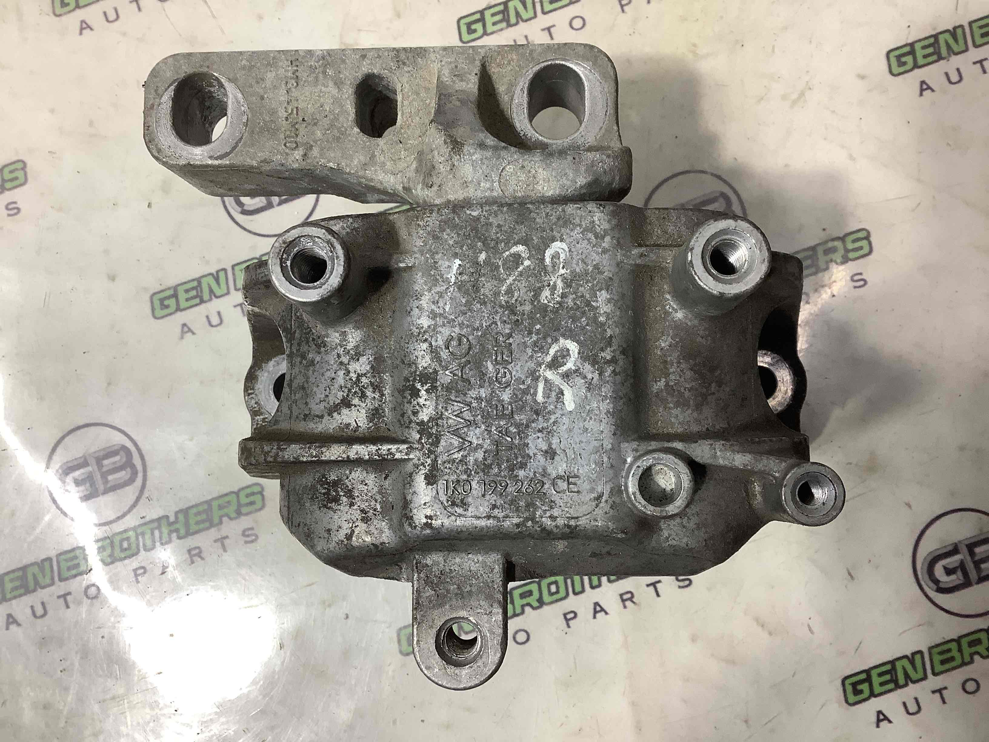 Подушка крепления двигателя