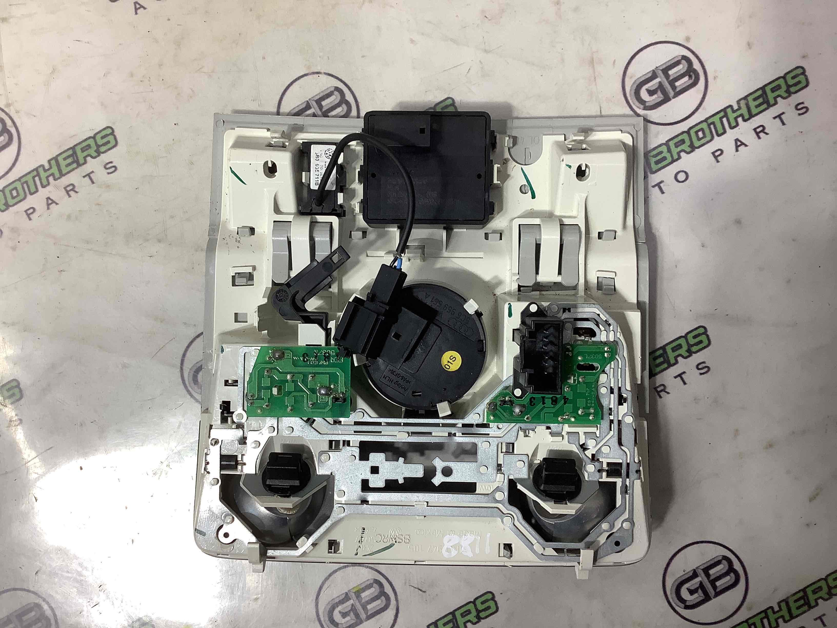 Фонарь салонный, плафон