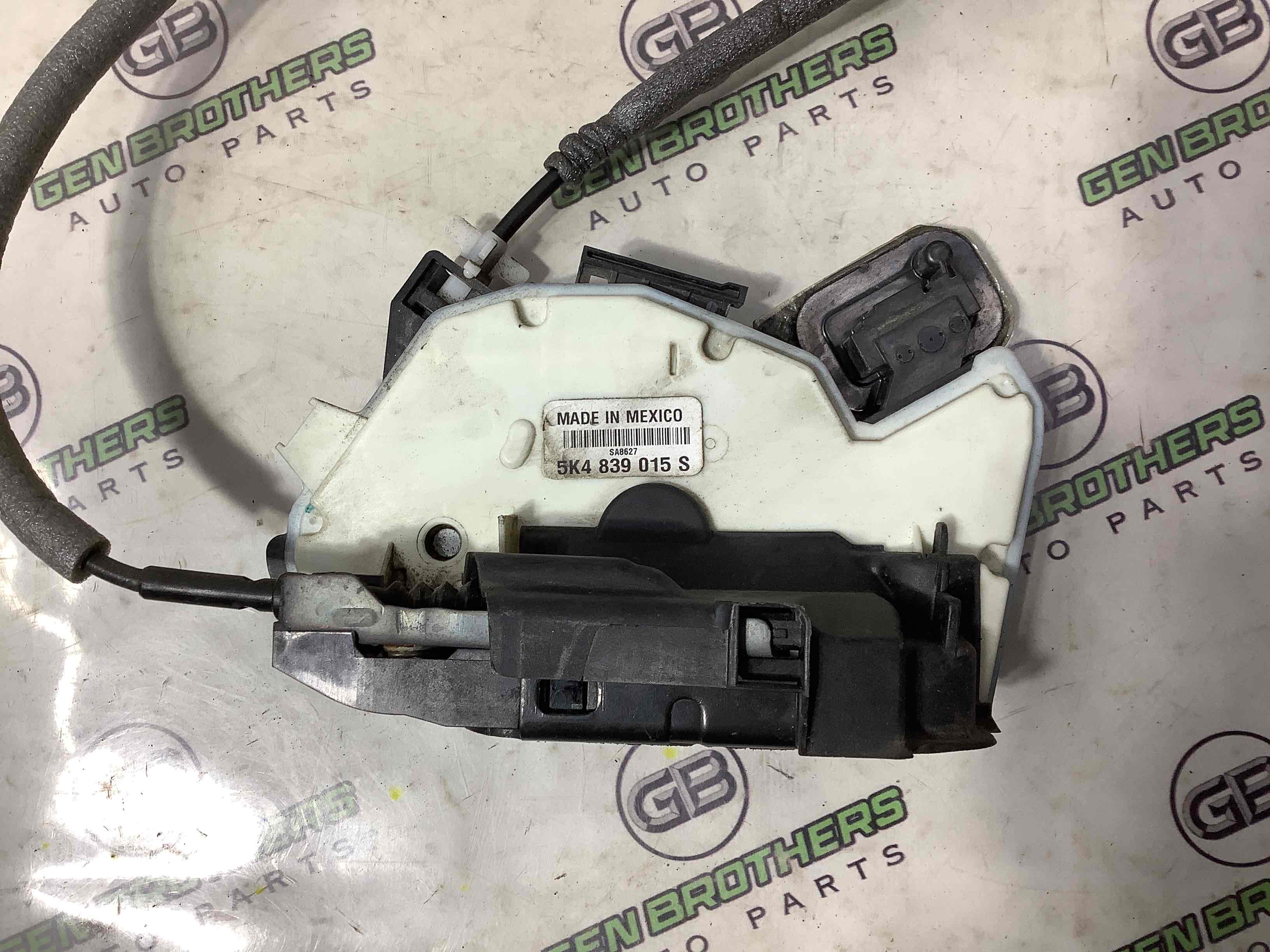 Замок двери задней левой