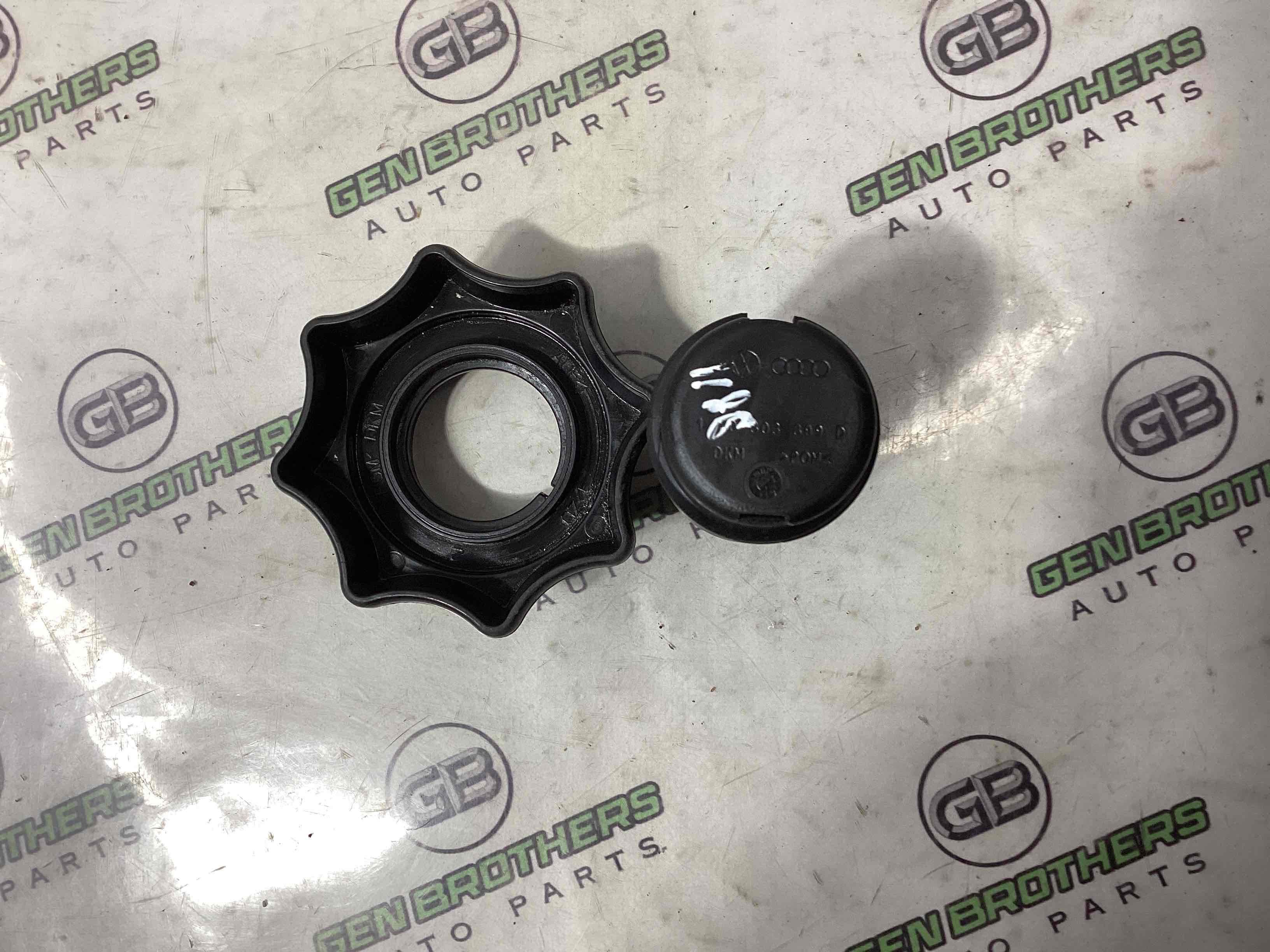 Колесо запасное, держатель, кронштейн, обшивка