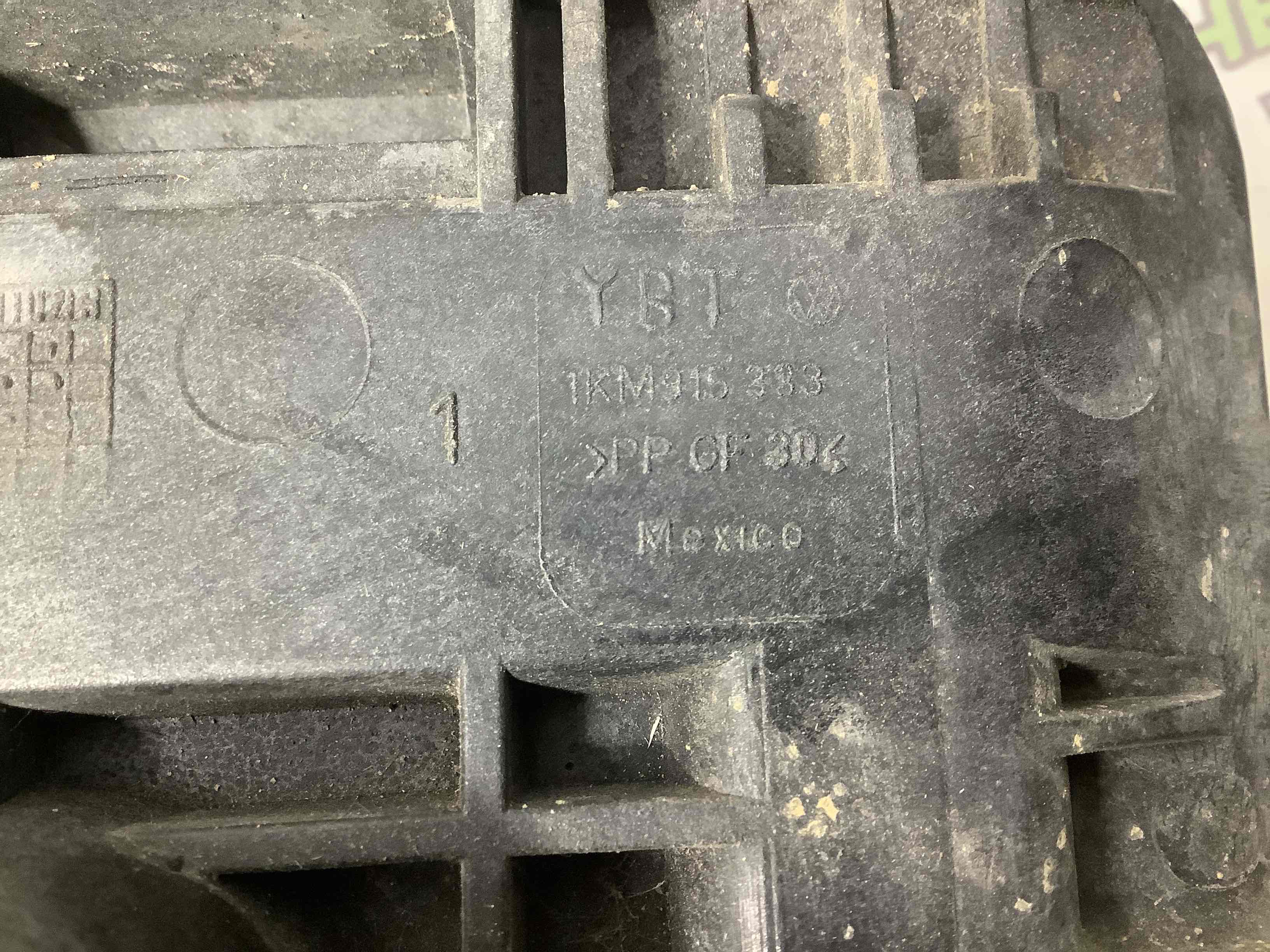 Полка аккумулятора, крышка, крепление площадка АКБ