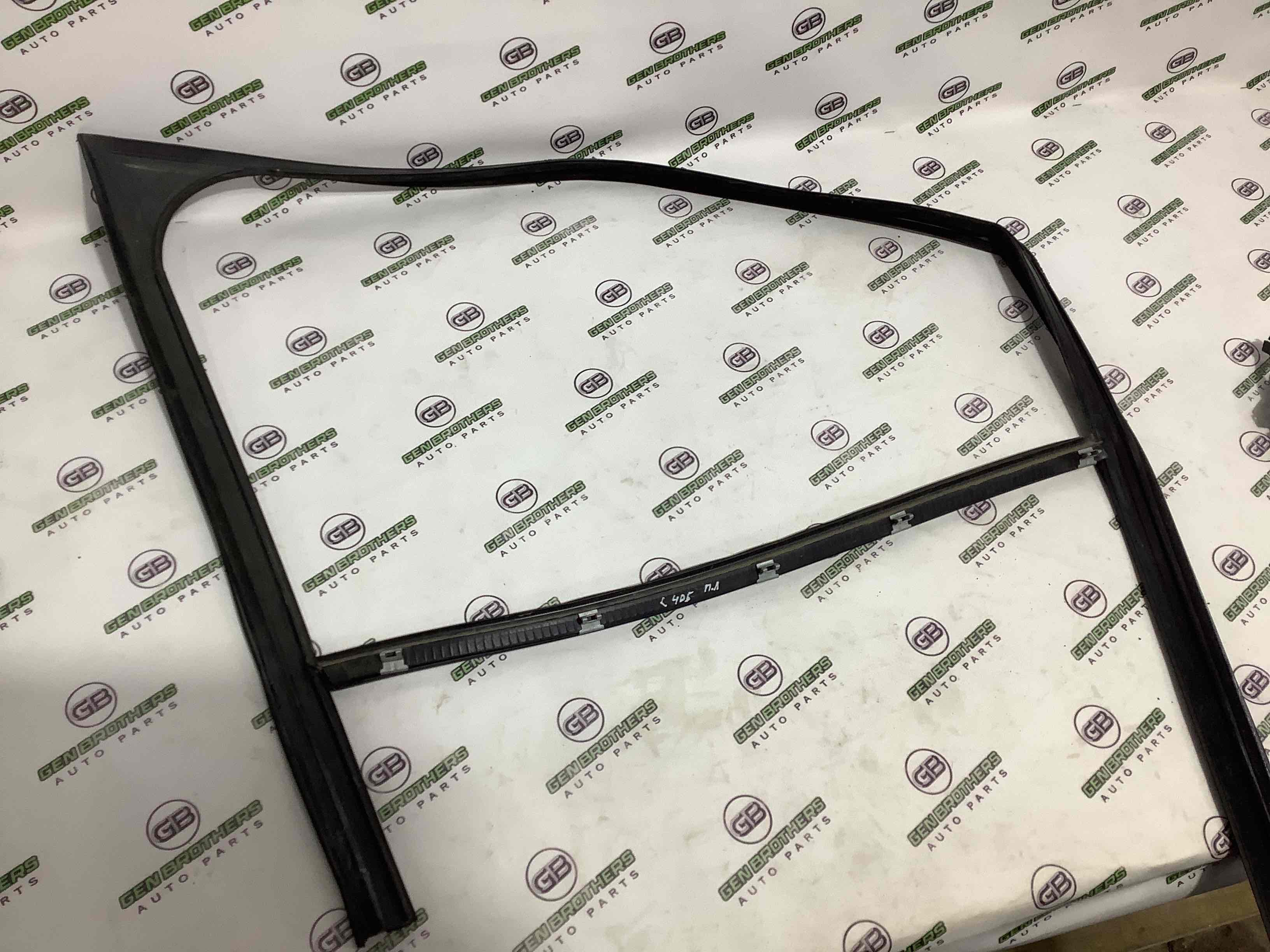 Ущільнювач скла, двері