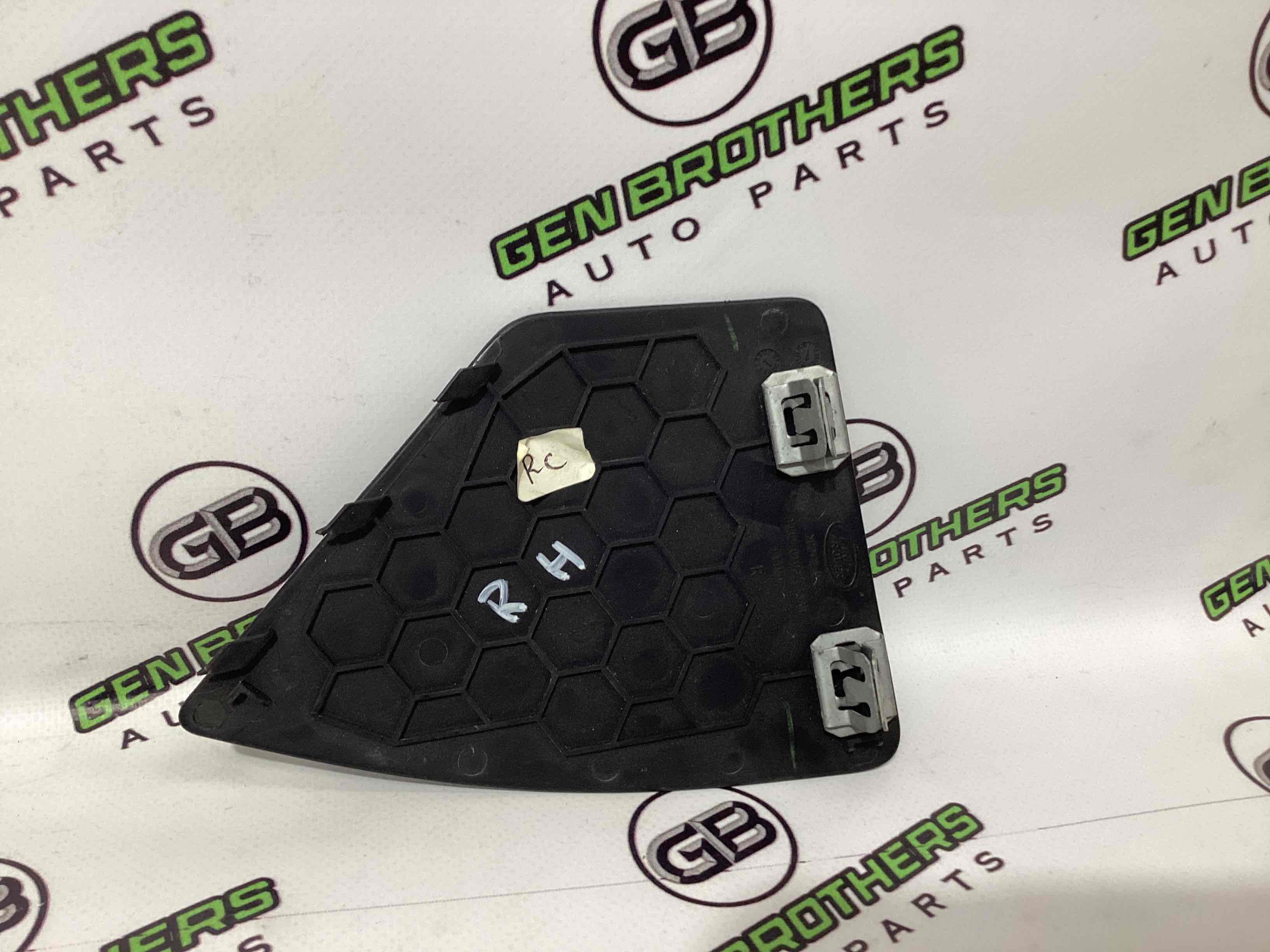 Пластикові елементи салону