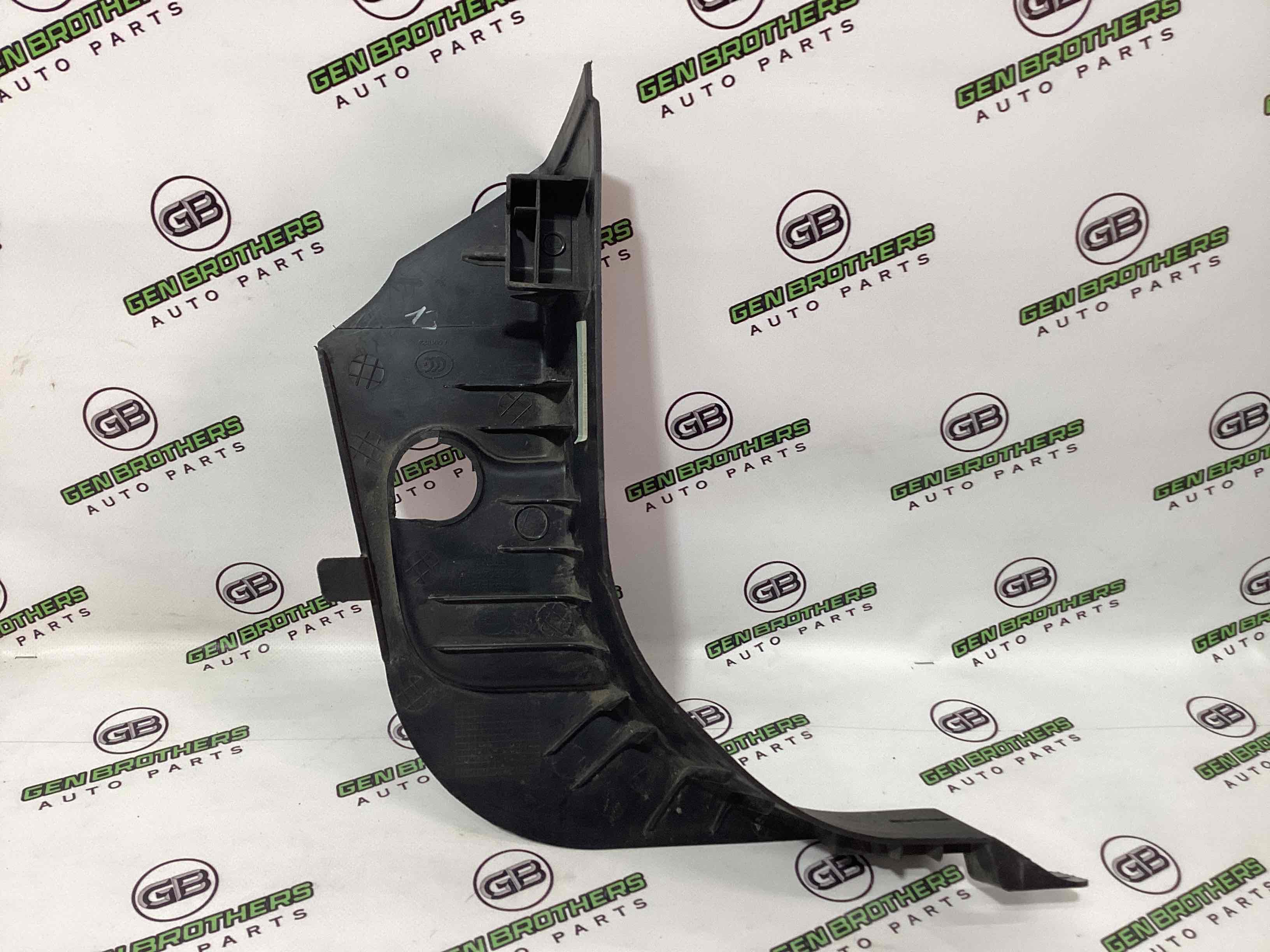 Пластикові елементи салону