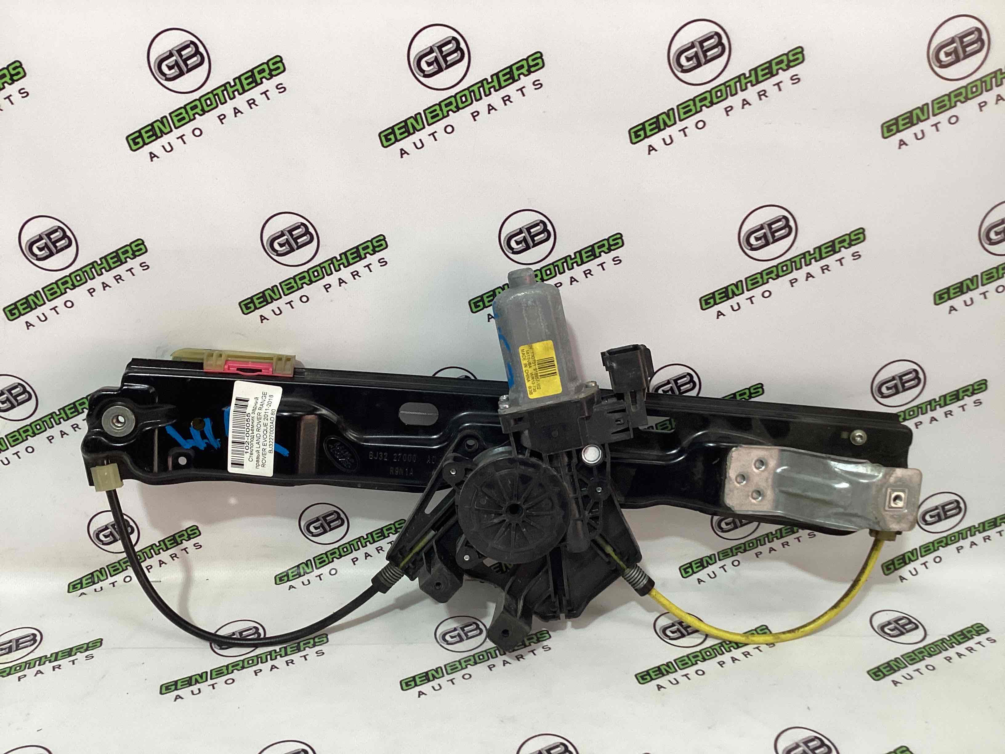 Склопідйомник задній правий