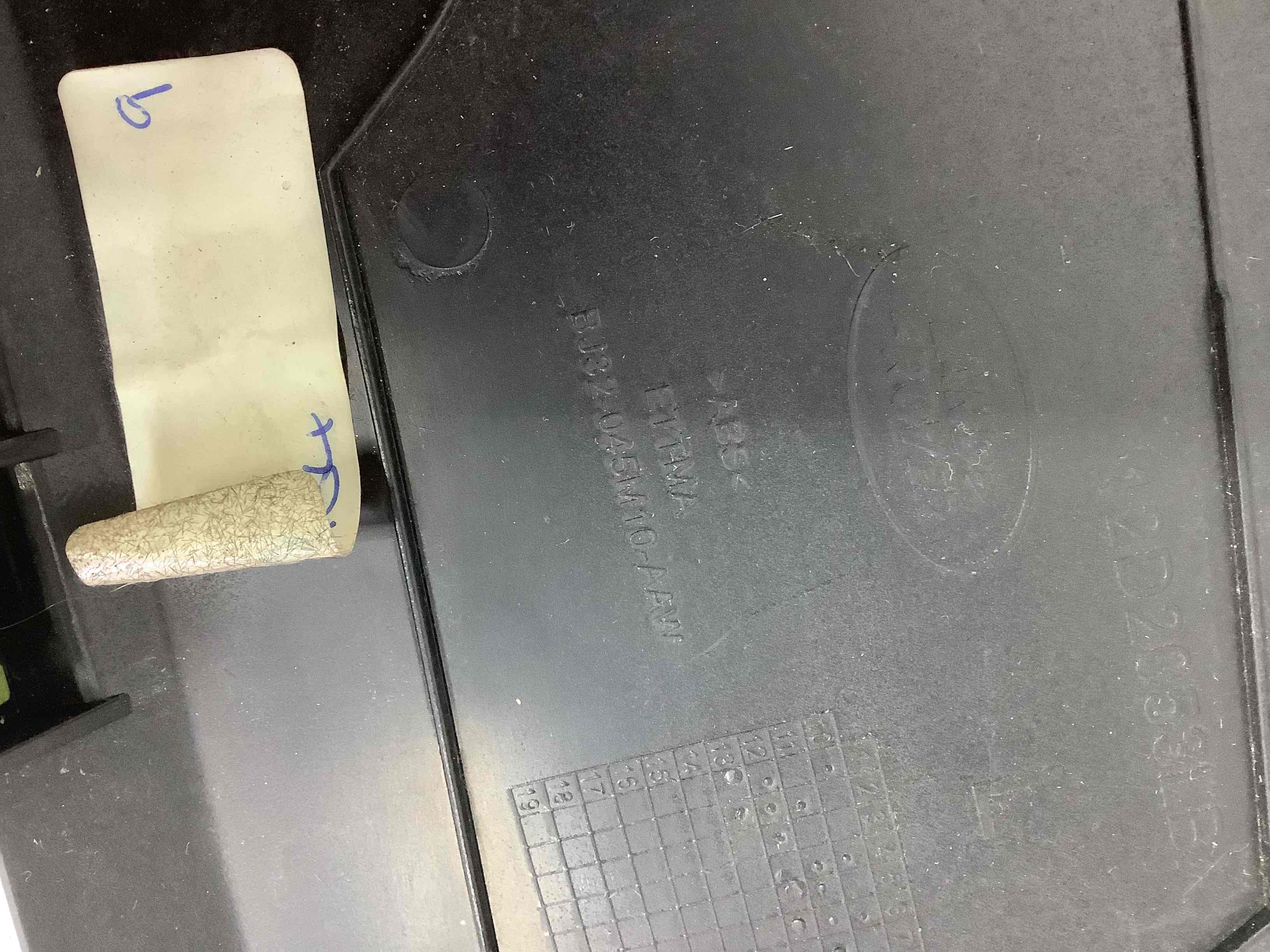 Пластикові елементи салону