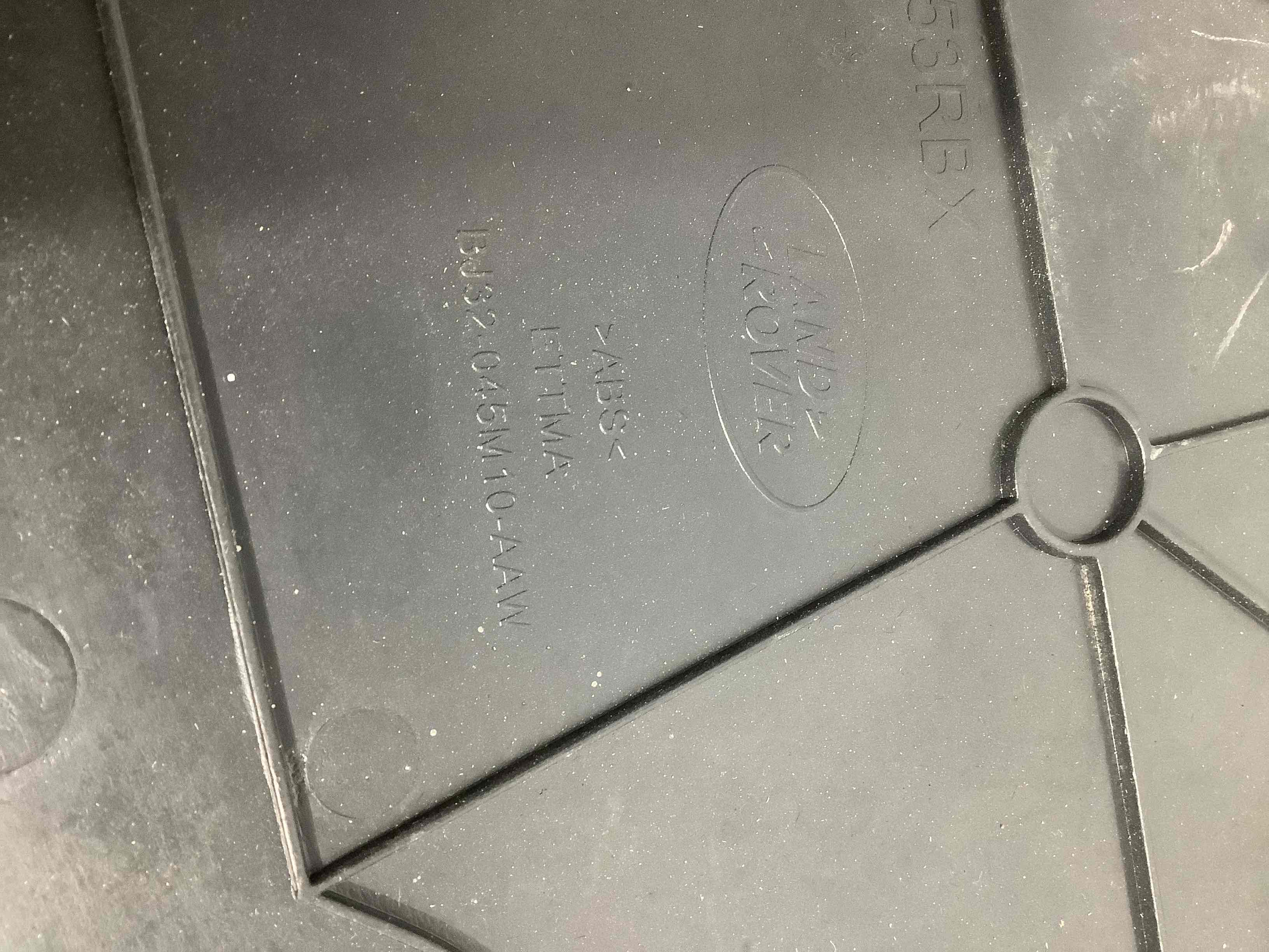 Пластикові елементи салону