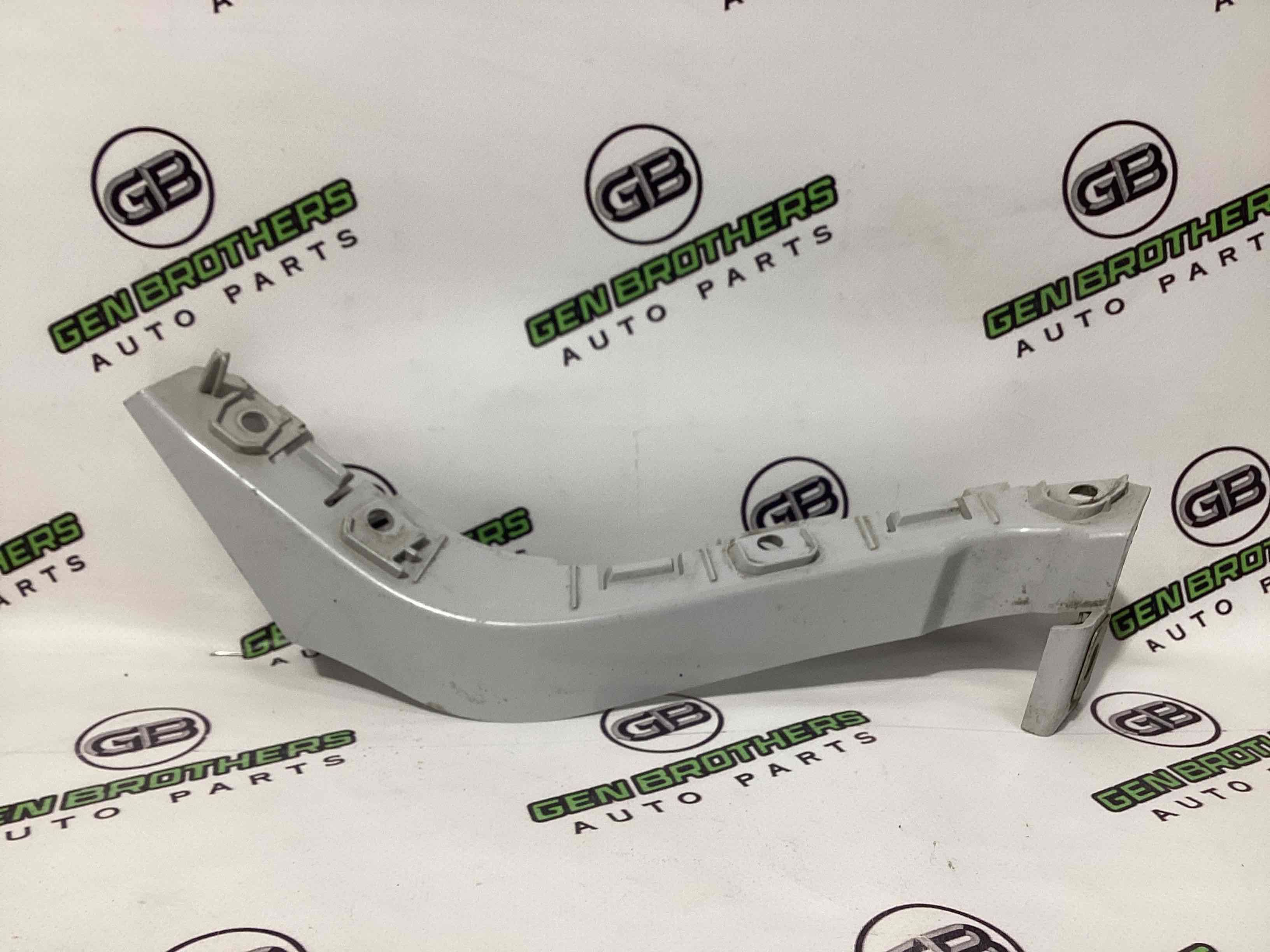 Кріплення заднього бампера ліве