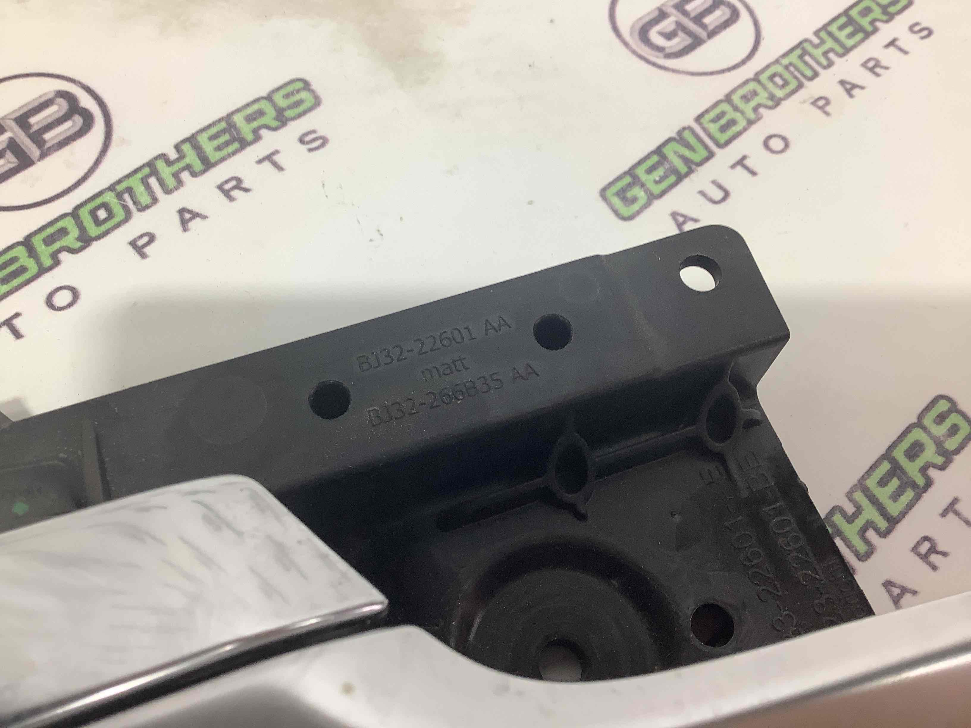 Ручка дверей салону внутрішня, поручень