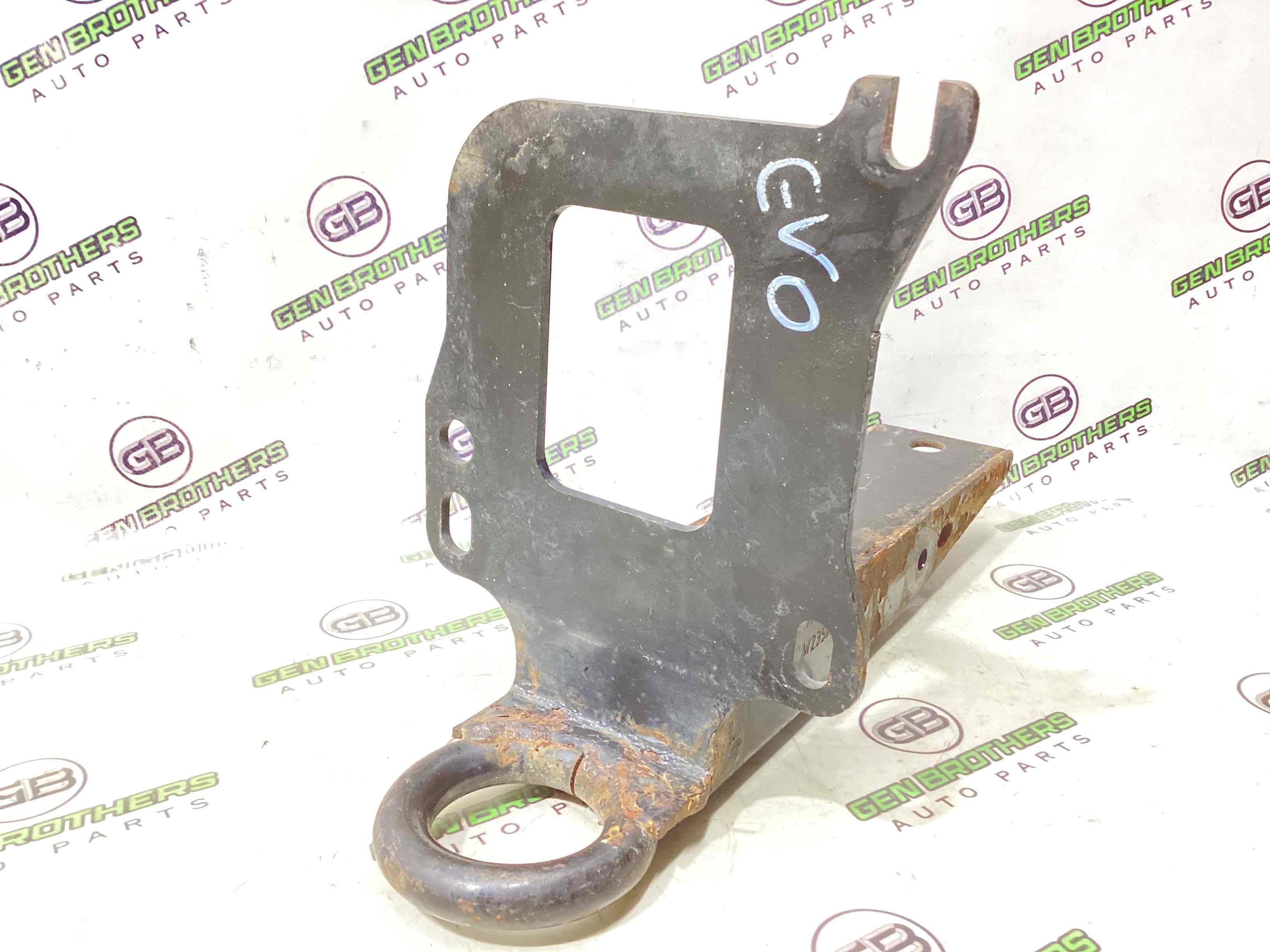 Гак буксирувальний