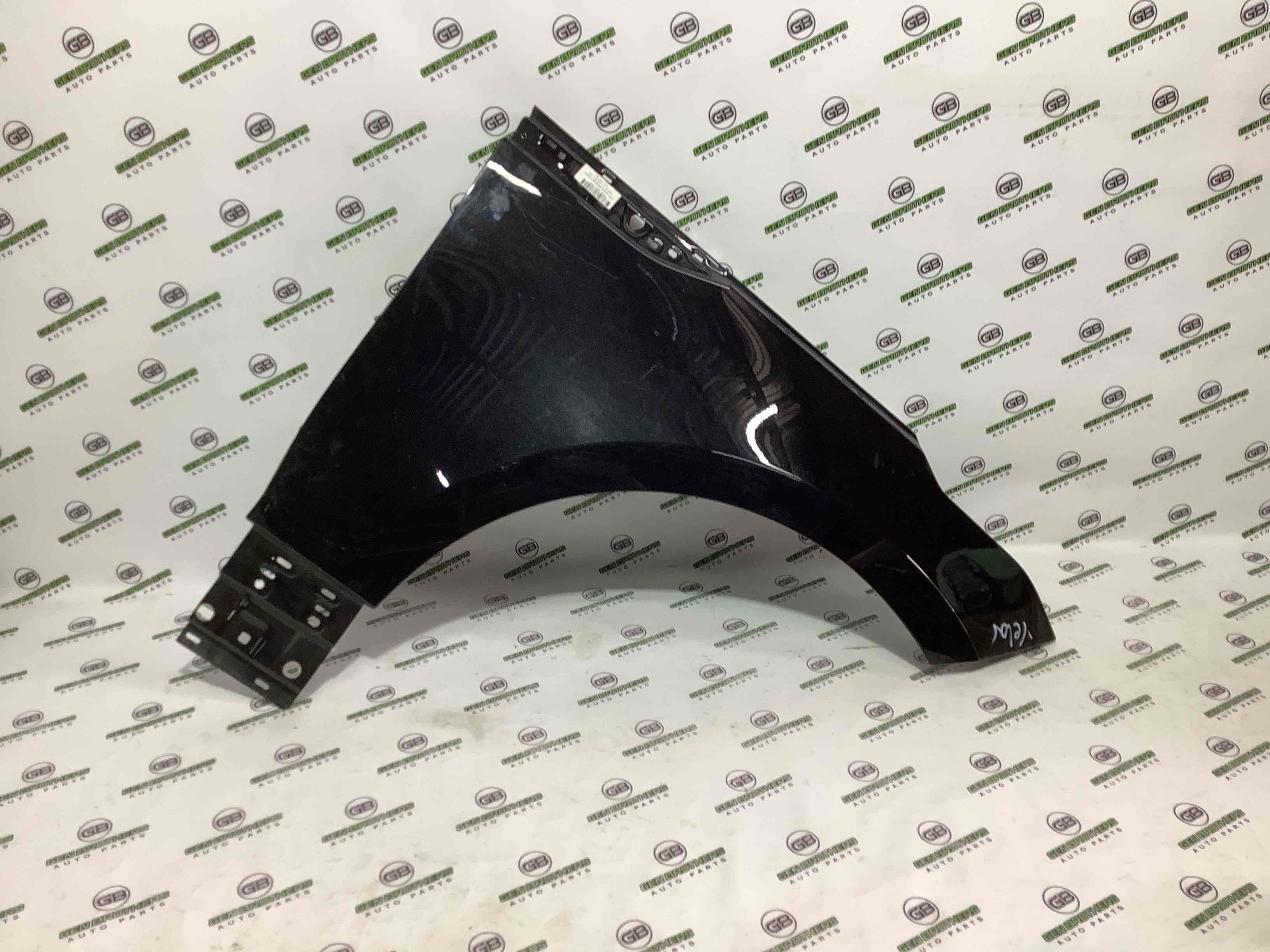 Крило переднє праве Land Rover Range Rover Velar L560 2019