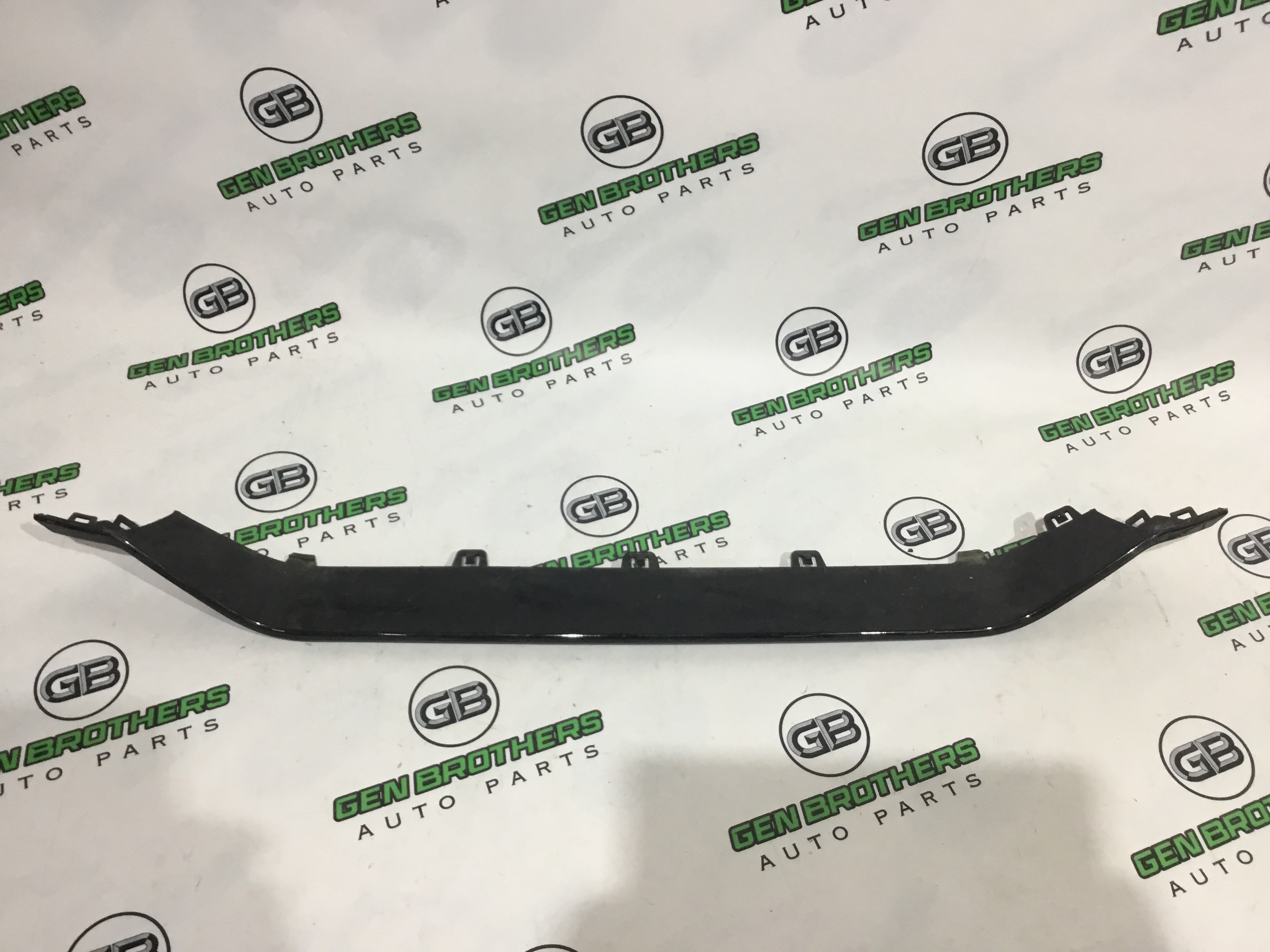 Накладка на бампер