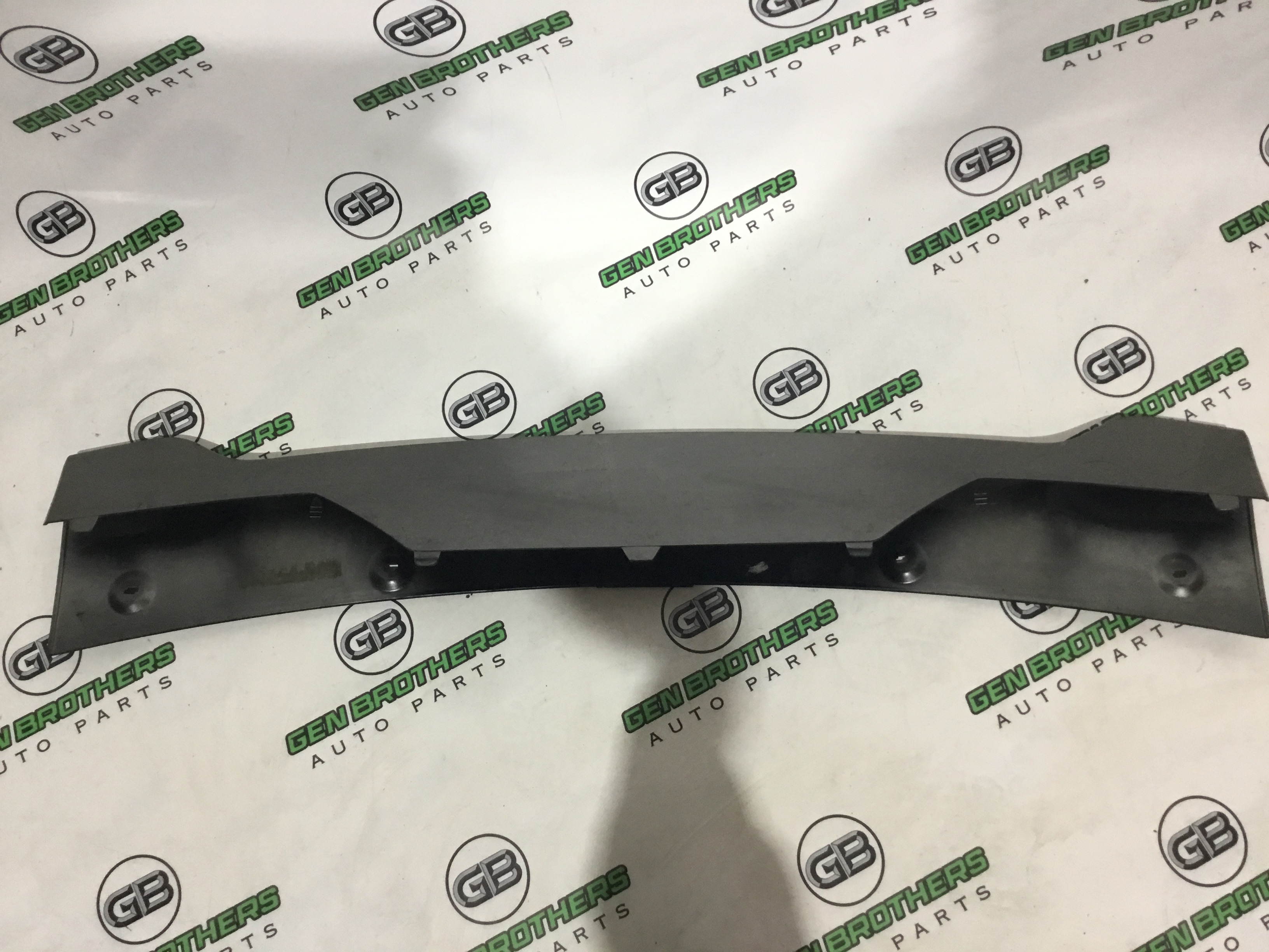 Бампер передній Land Rover Range Rover Sport L320 2010