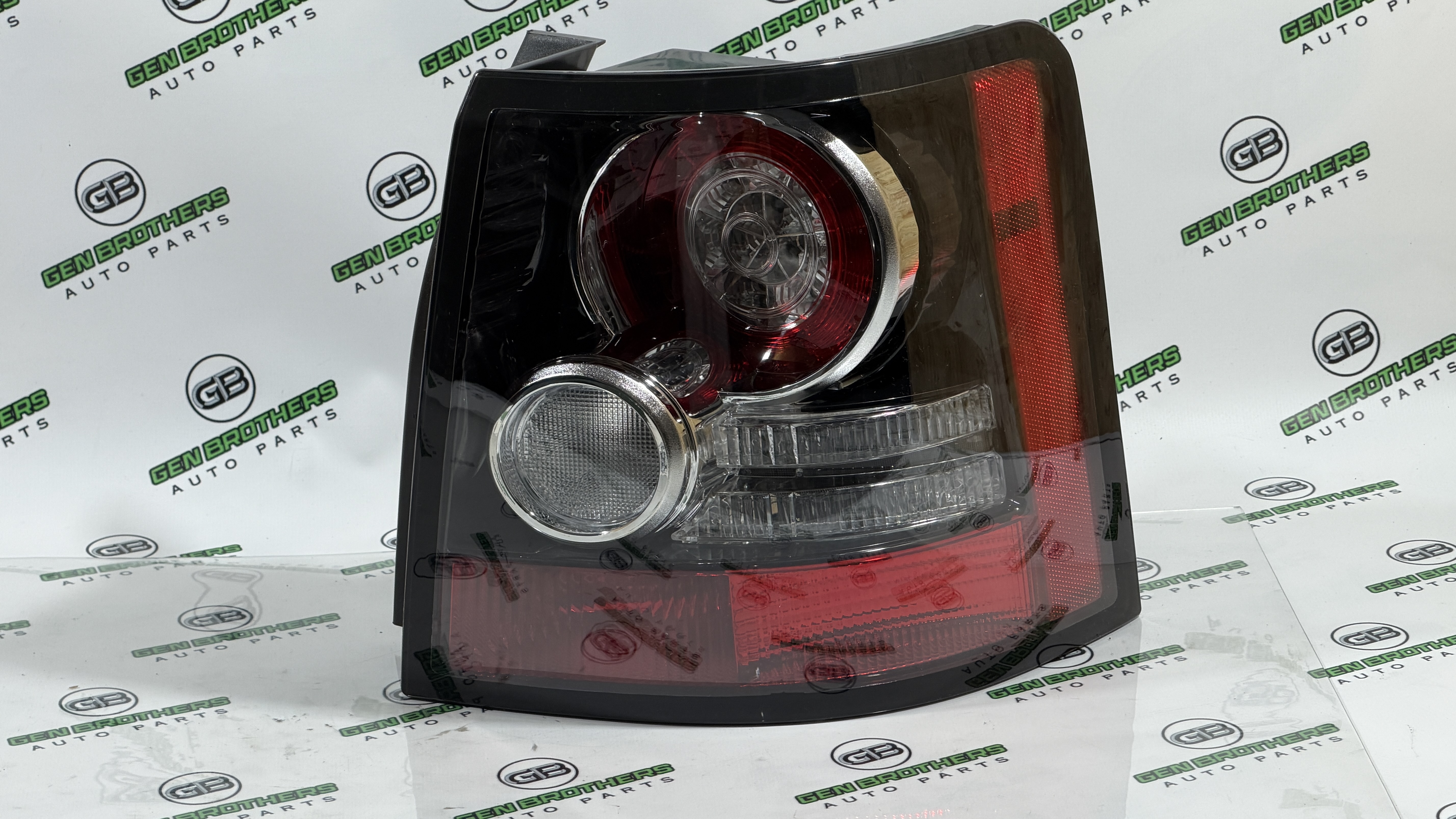 Ліхтар стоп сигналу Land Rover Range Rover Sport L320 2010