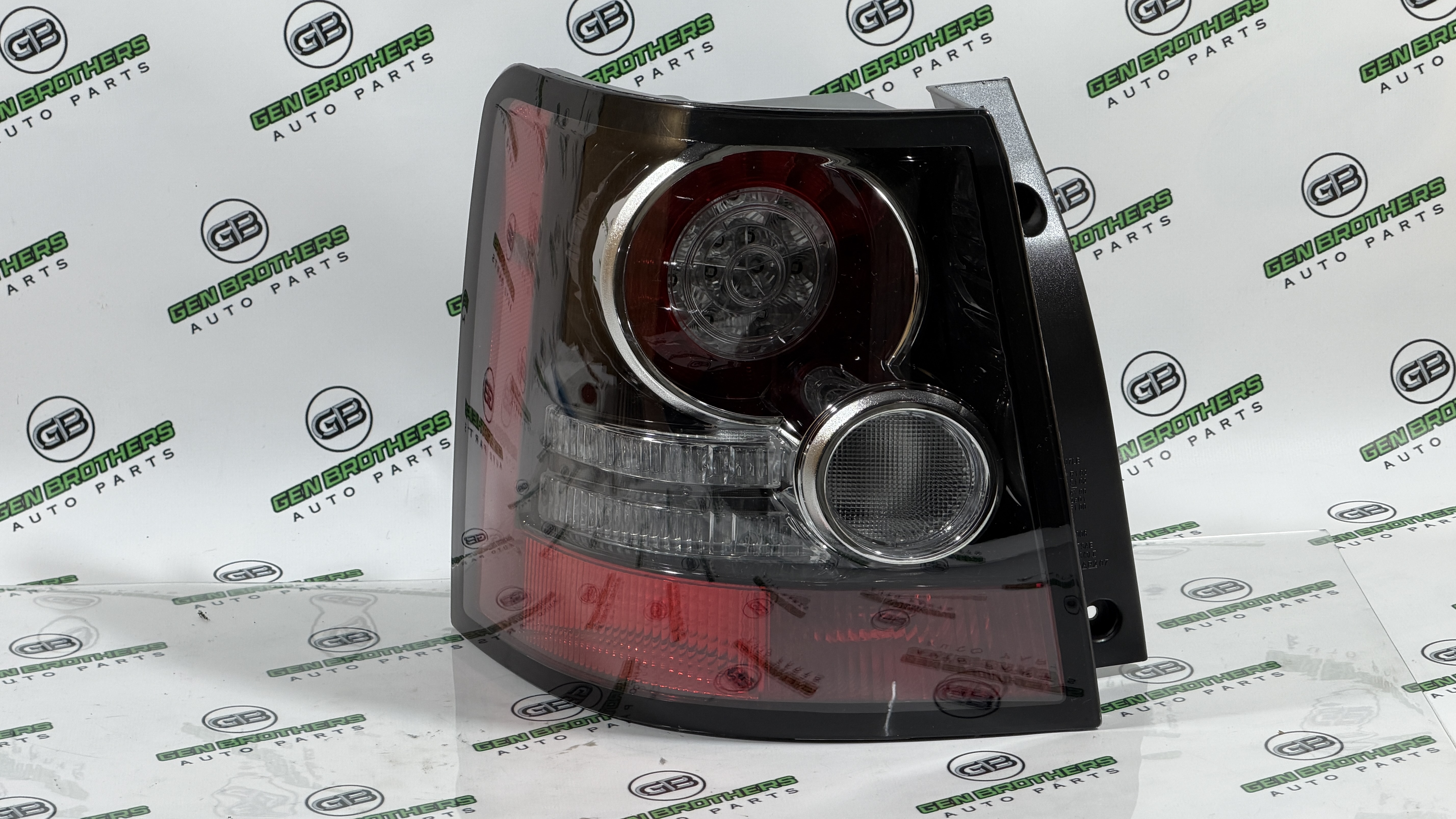 Ліхтар стоп сигналу Land Rover Range Rover Sport L320 2010