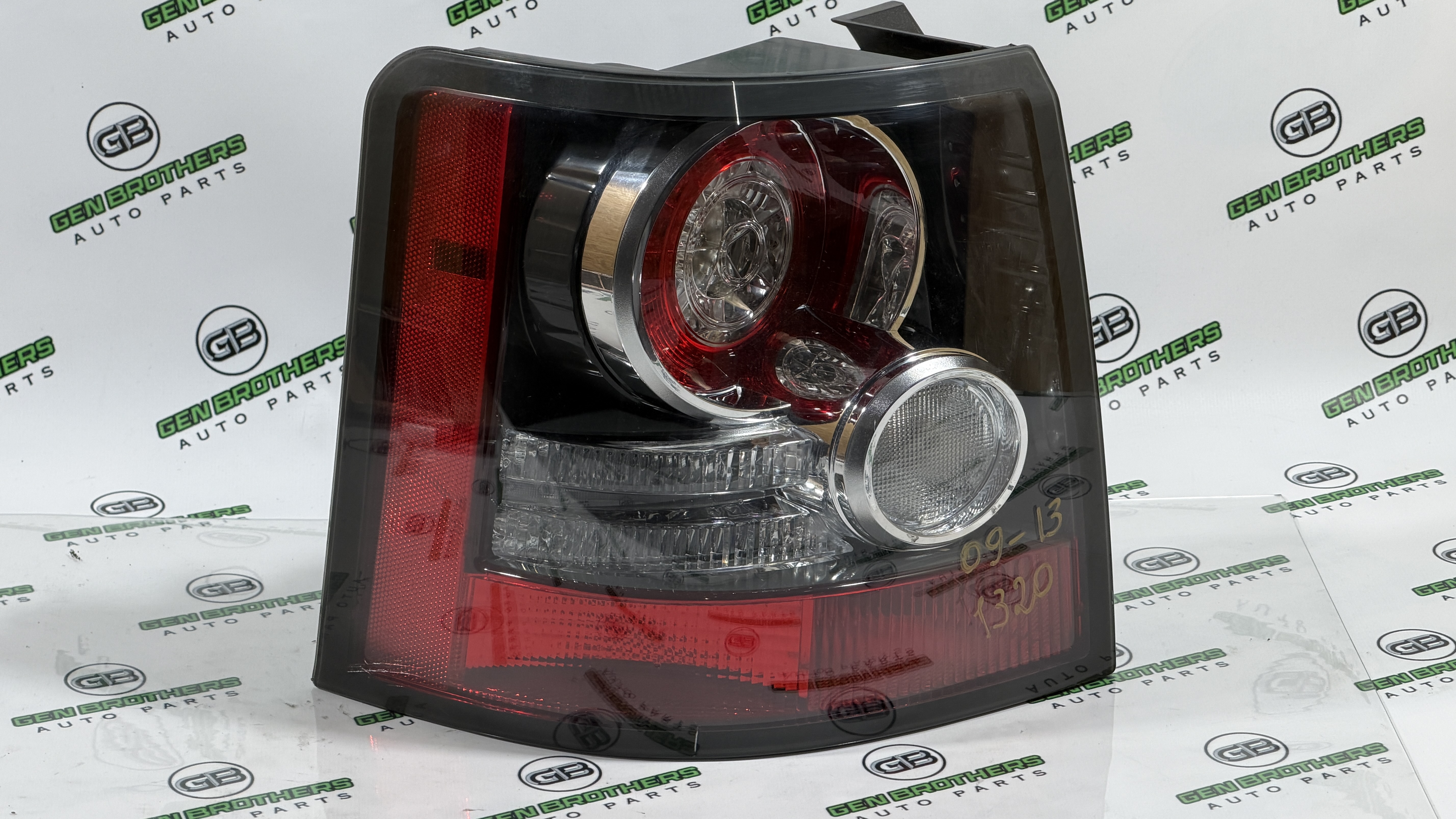Ліхтар стоп сигналу Land Rover Range Rover Sport L320 2010