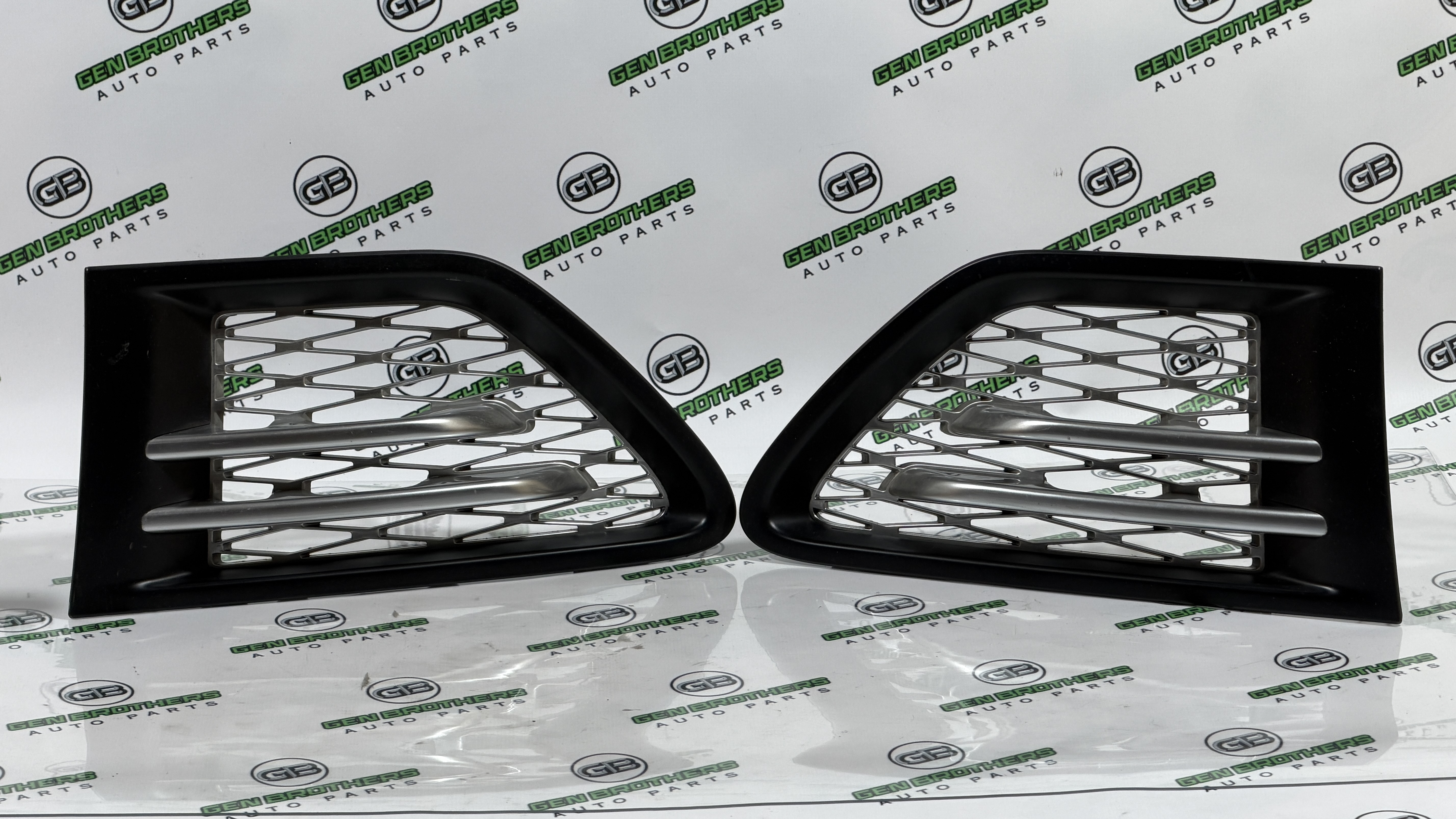 Молдинг крила, грати та зябра крила Land Rover Range Rover Sport L320 2010