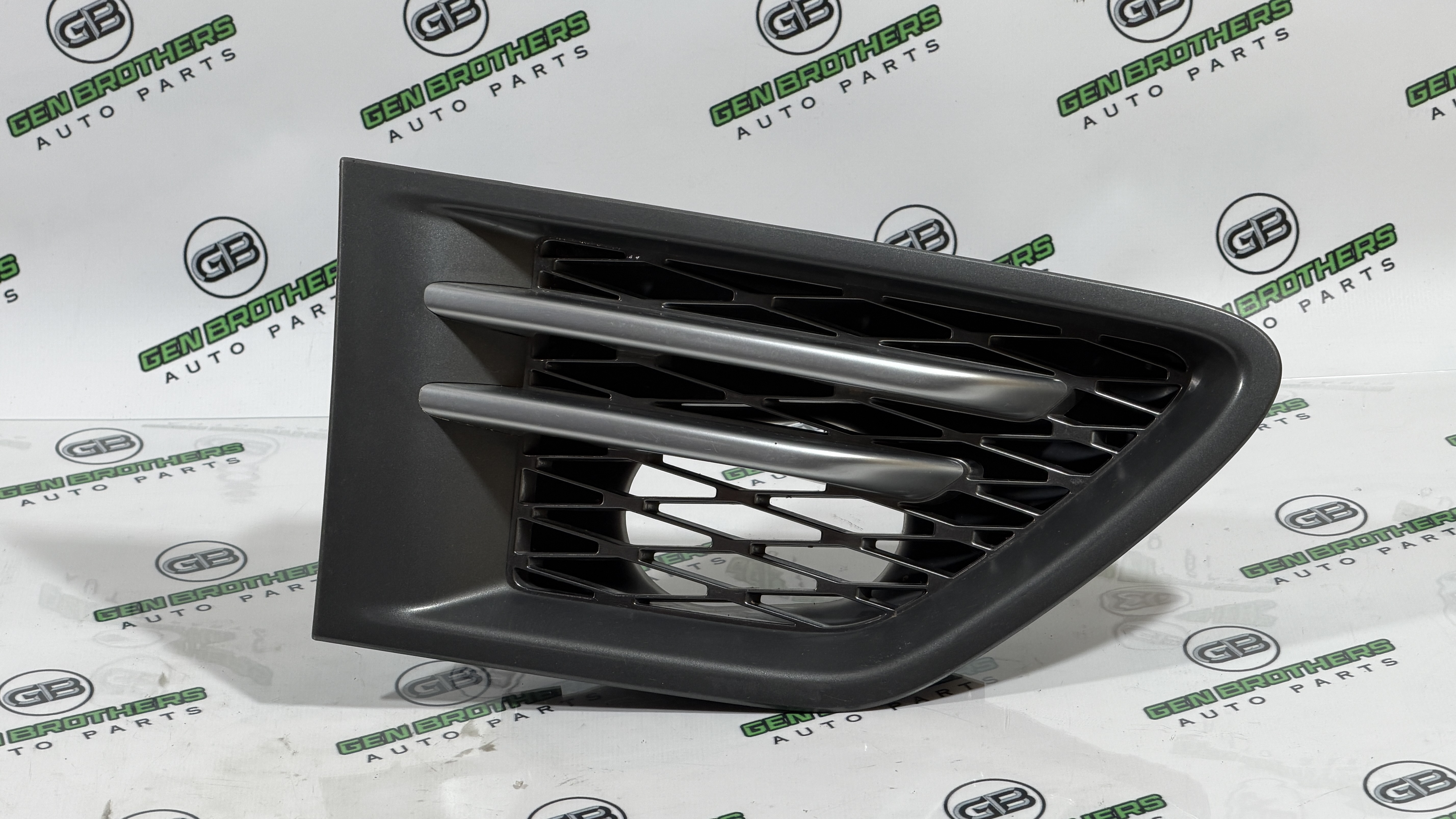 Молдинг крила, грати та зябра крила Land Rover Range Rover Sport L320 2010