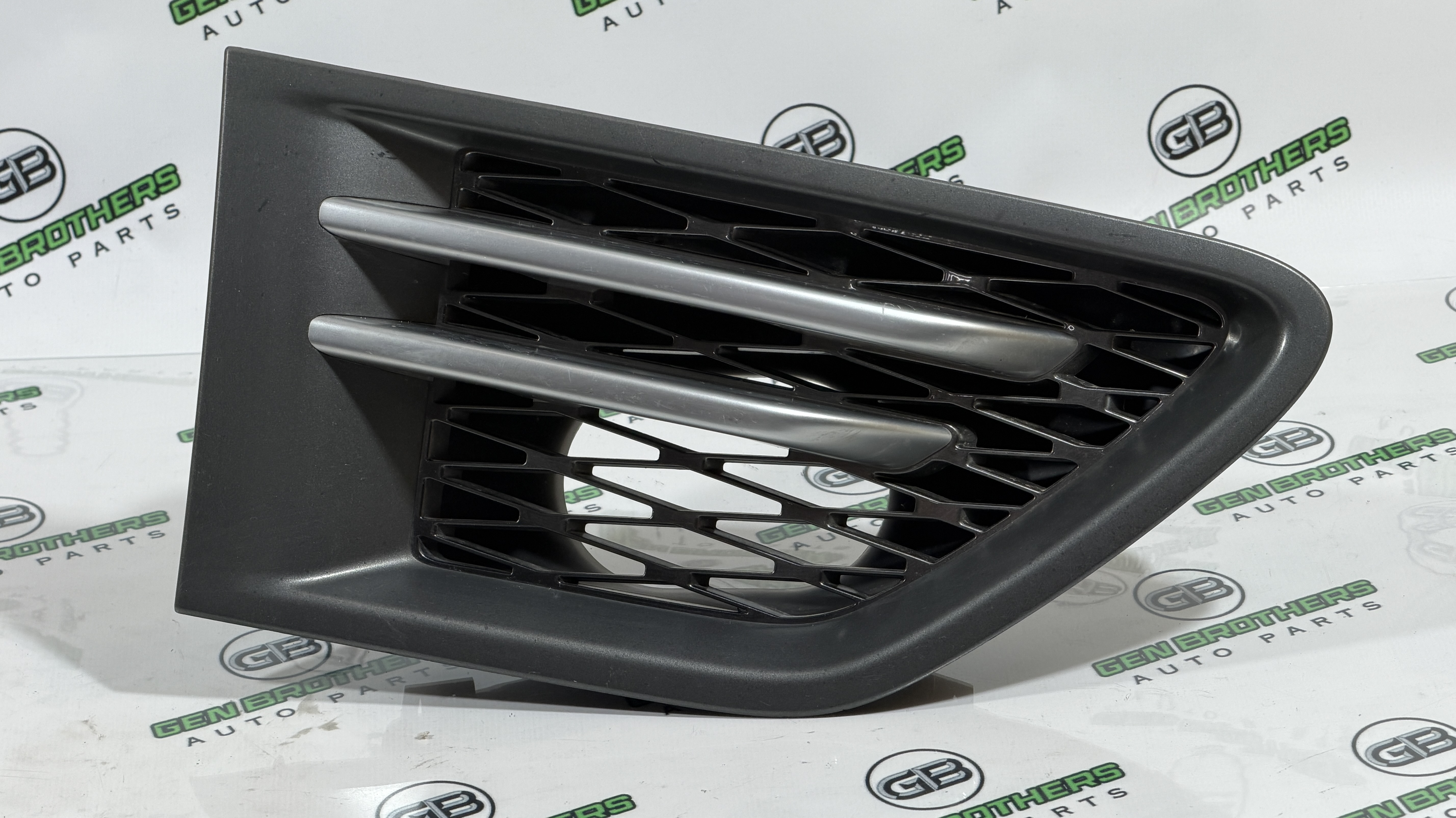 Молдинг крила, грати та зябра крила Land Rover Range Rover Sport L320 2010