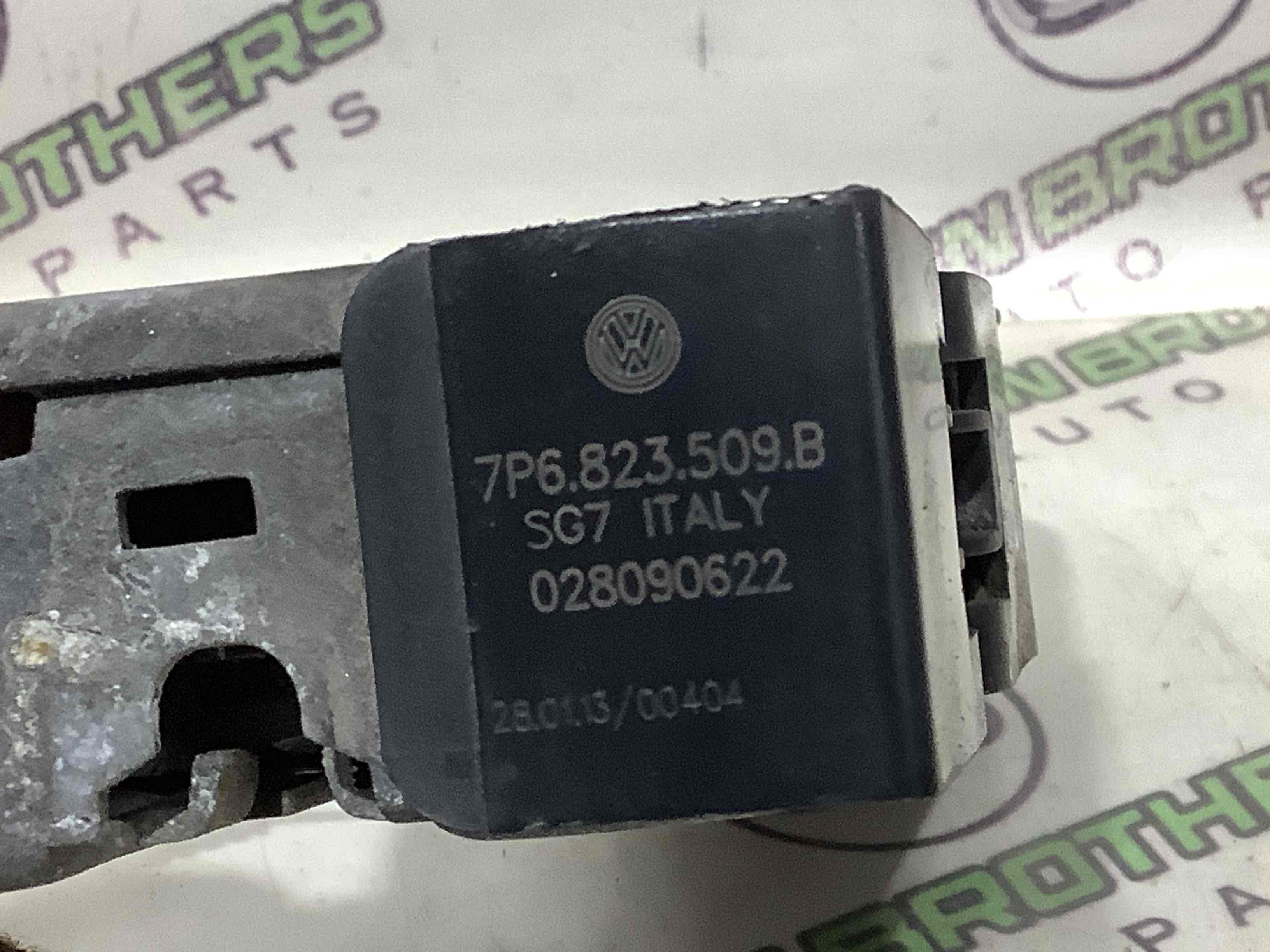 Замок капота, трос капота