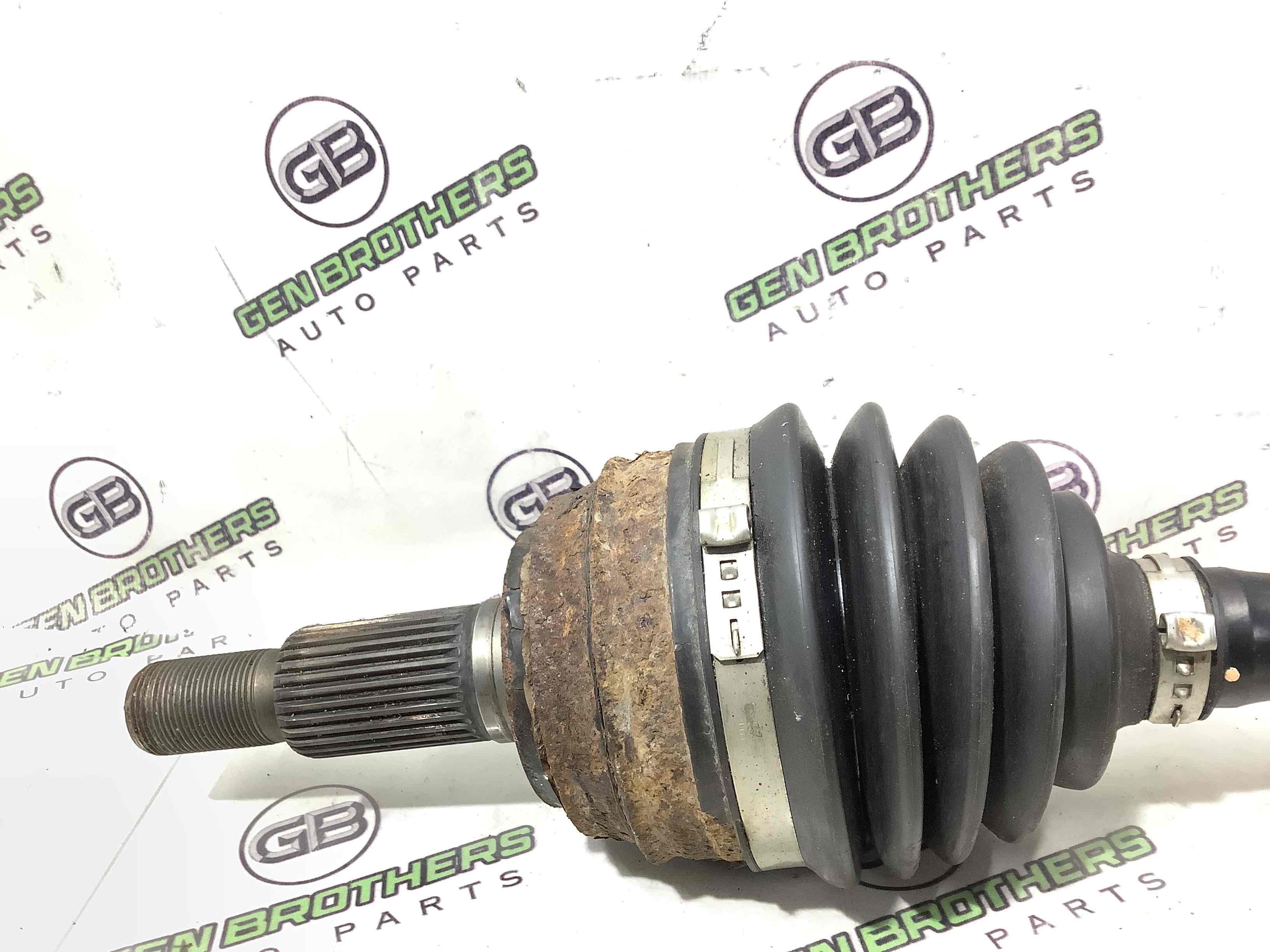 Піввісь передня права (привідний вал, ШРУС)