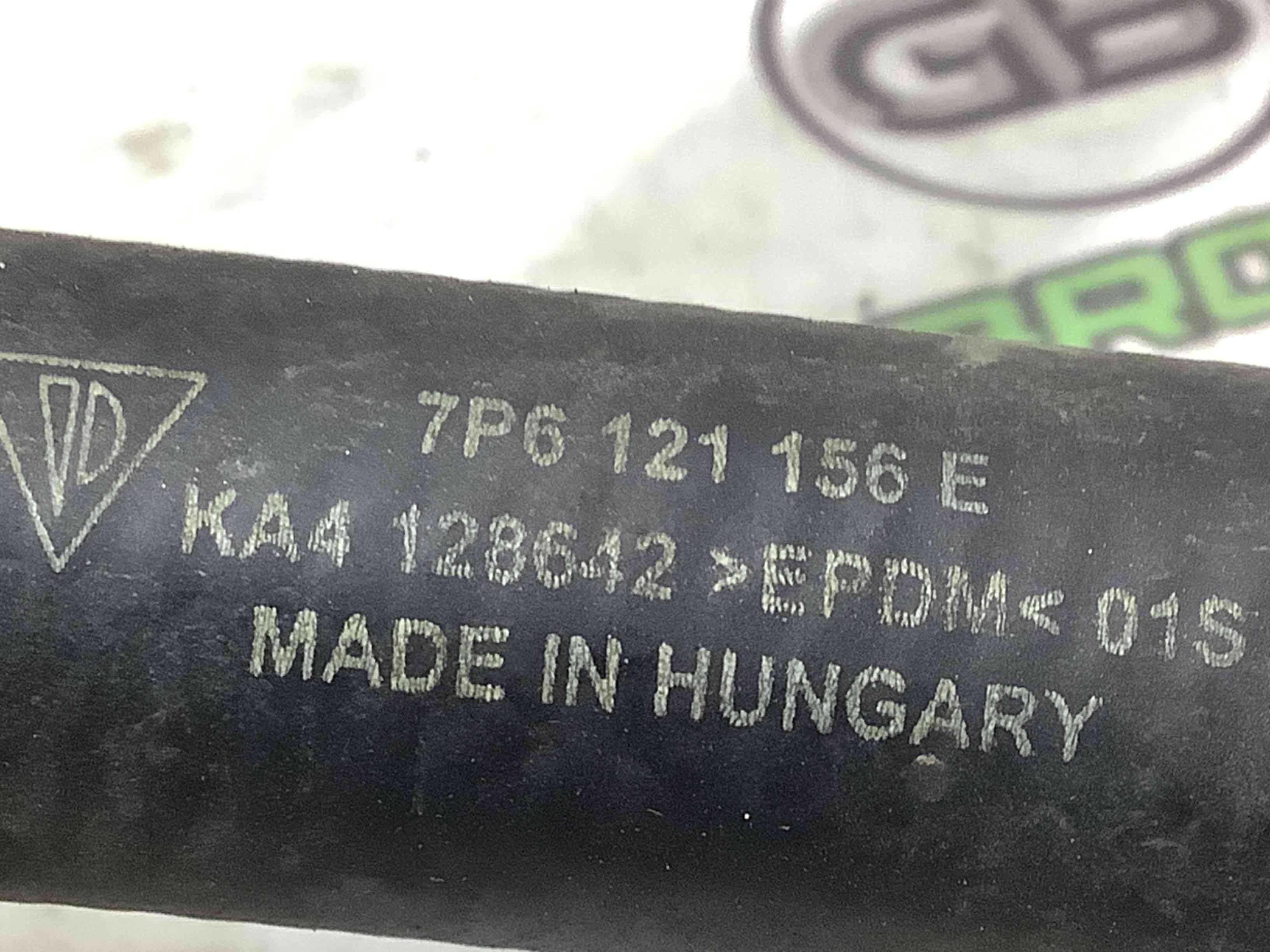 Патрубок трубопровід, шланг