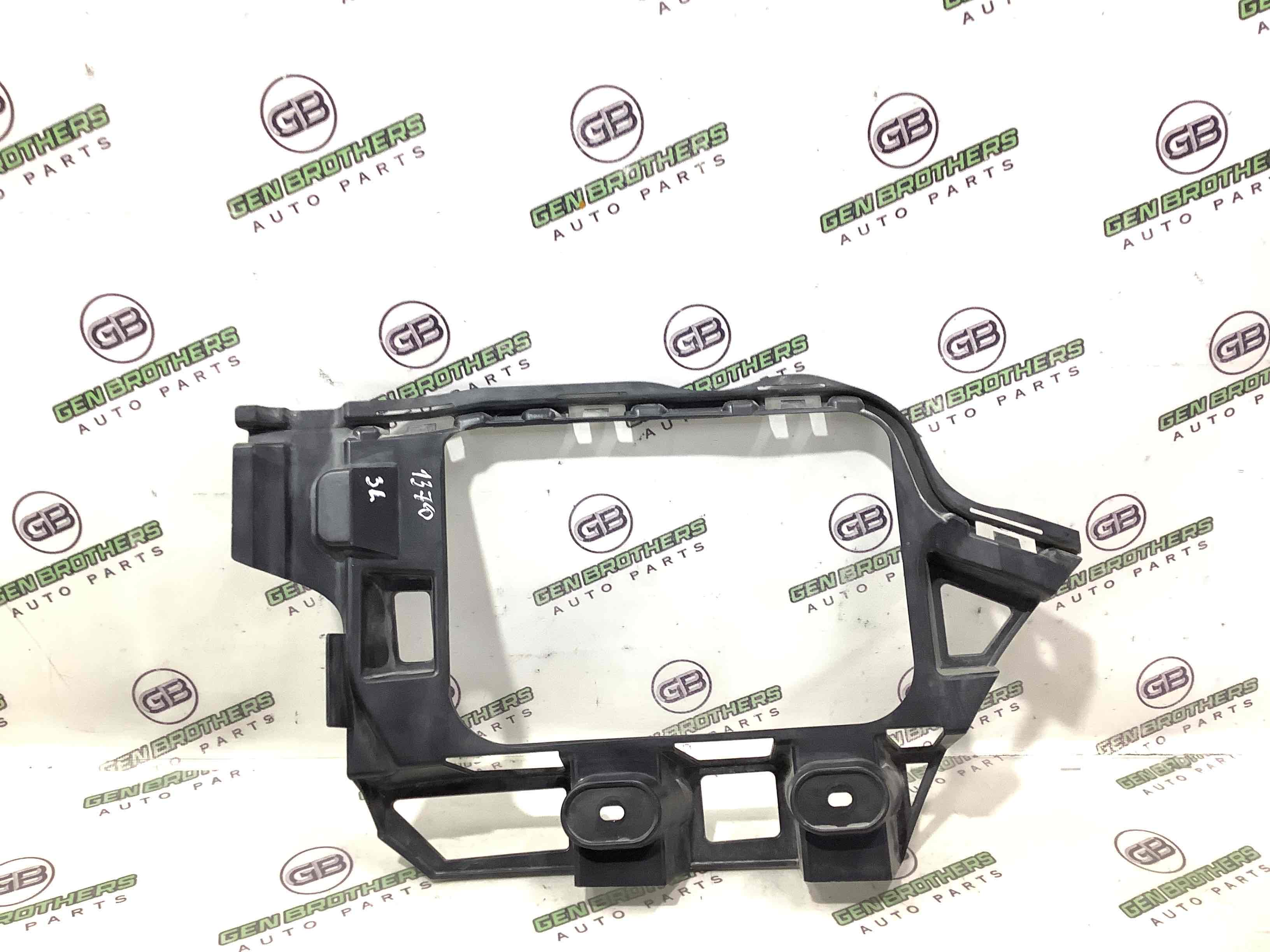 Кріплення заднього бампера ліве