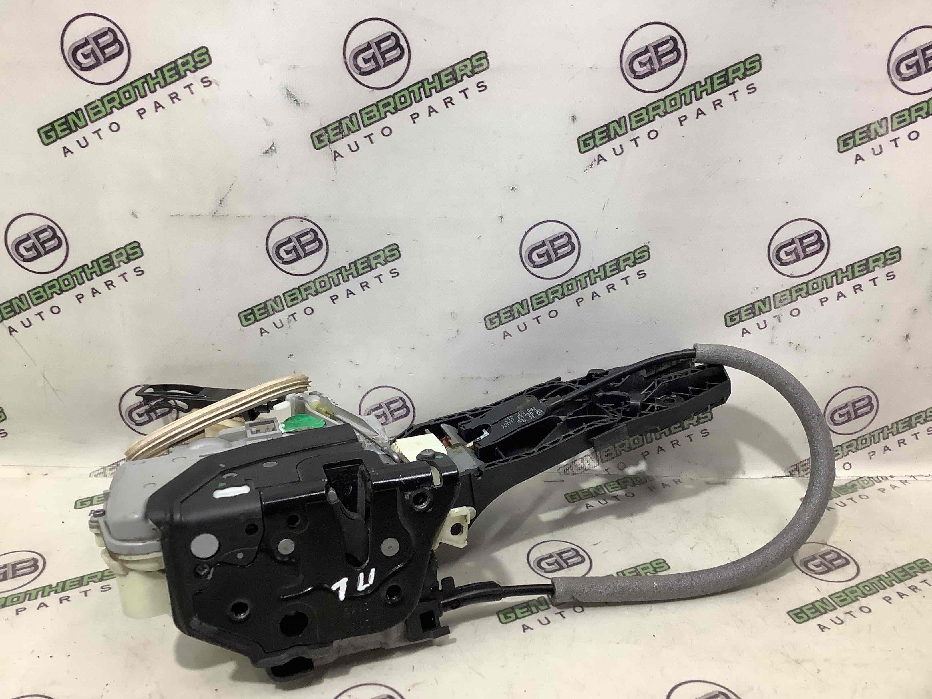 Замок дверей передньої лівої