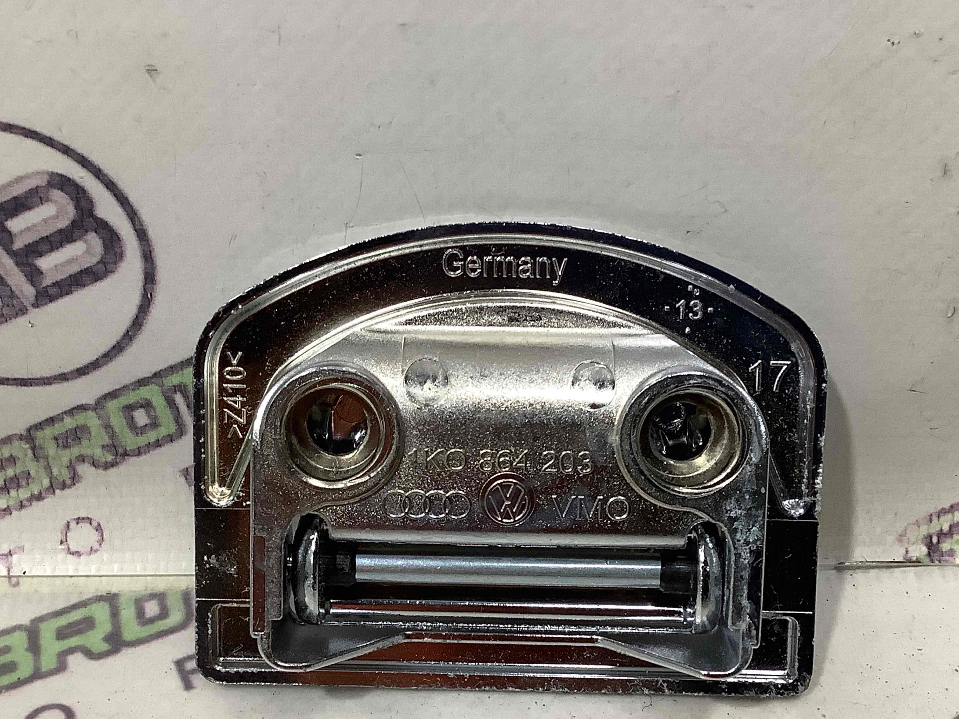 Кріплення, кронштейн