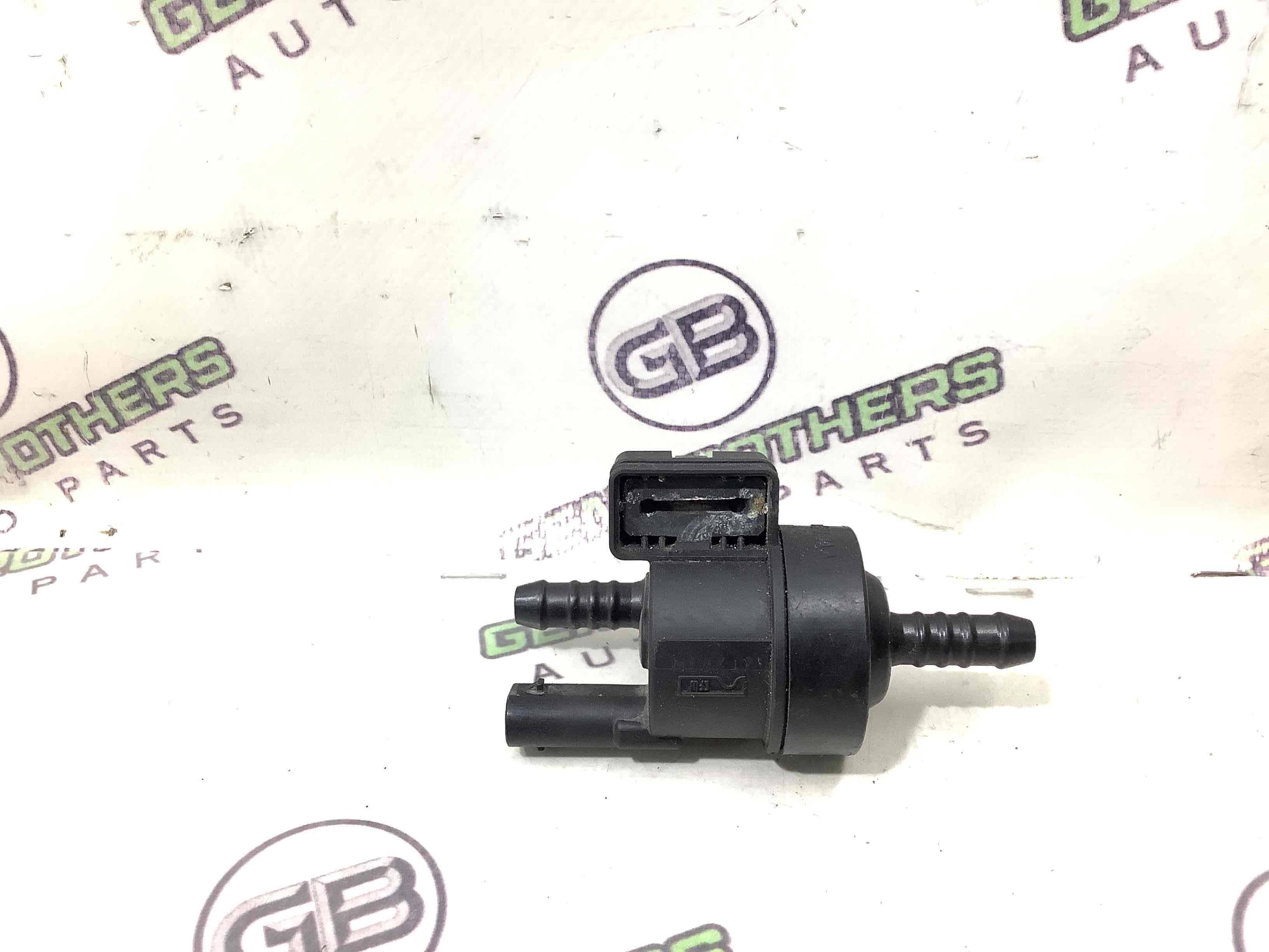 Клапан вентиляції паливного бака