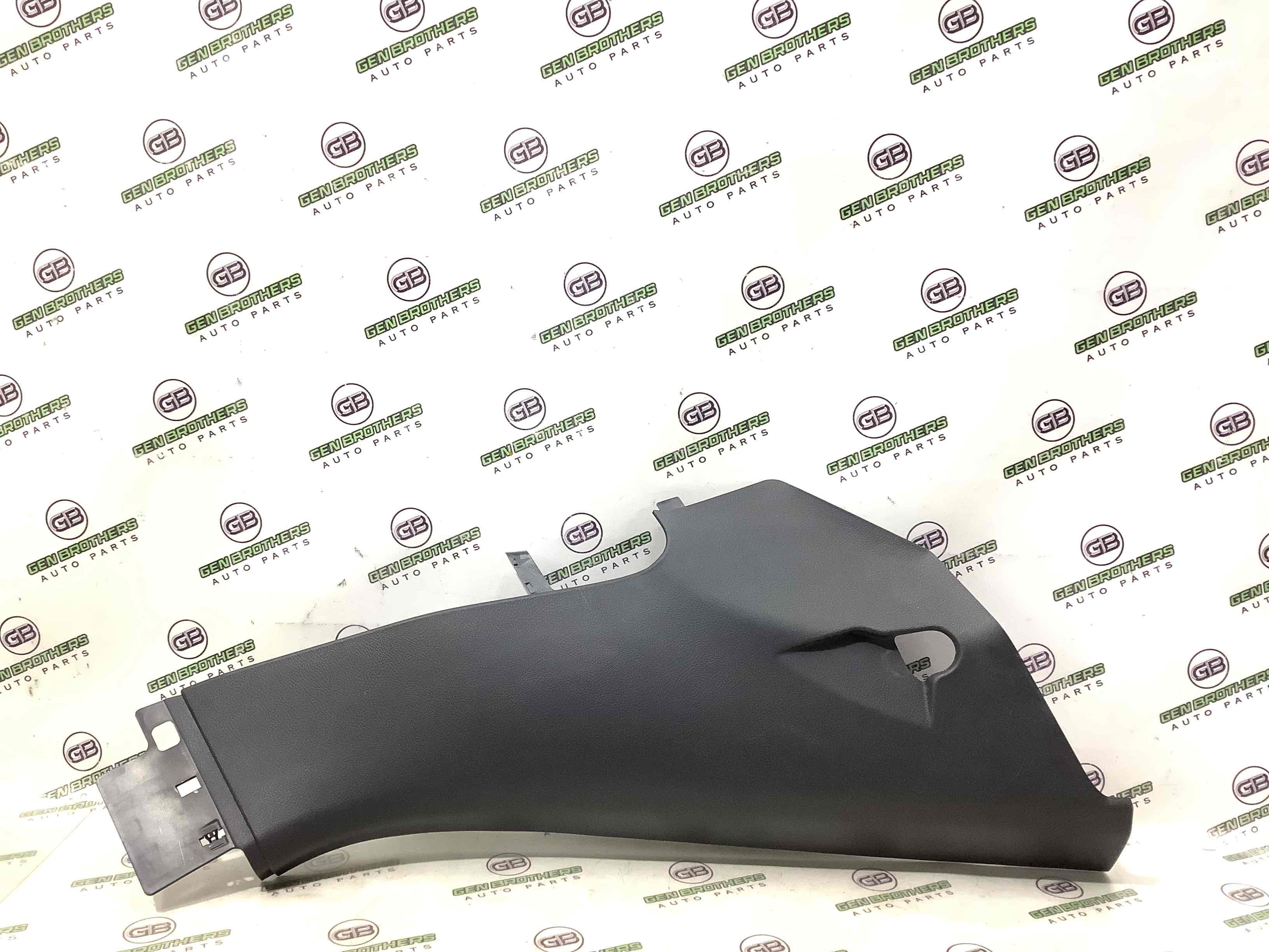 Обшивка задньої стійки права