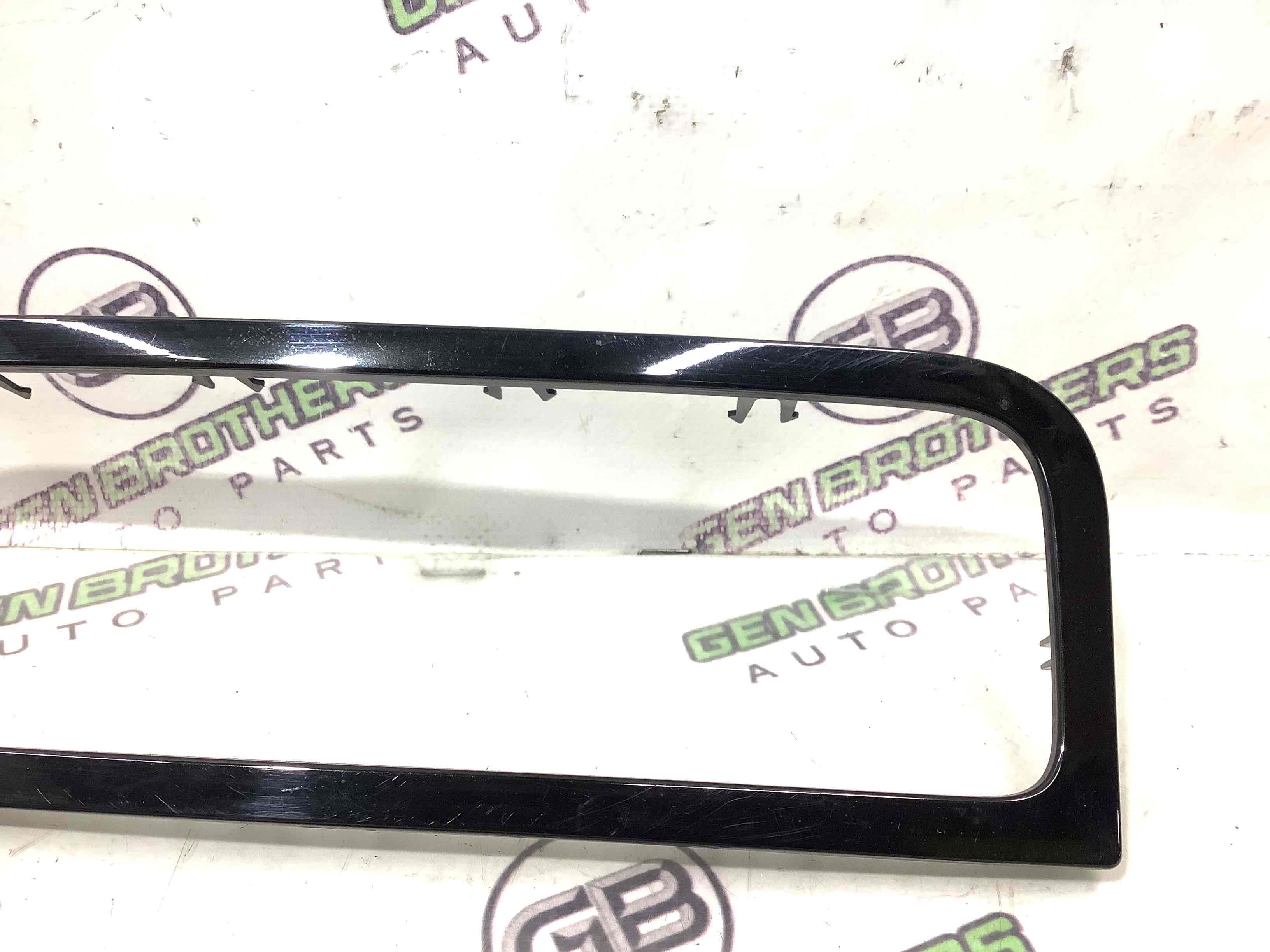 Оздоблення центральної консолі